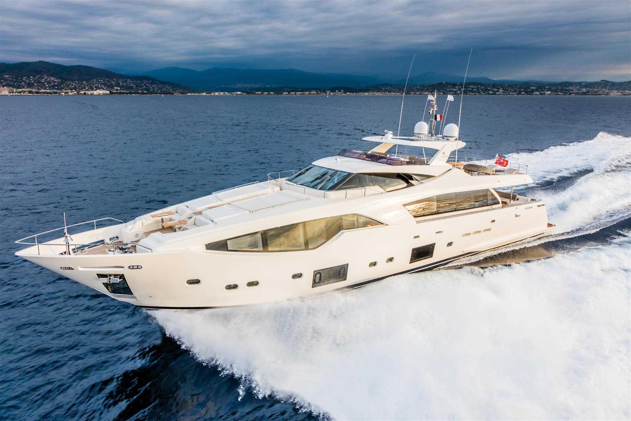 2019 Custom Line Navetta 33 Maria Theresa