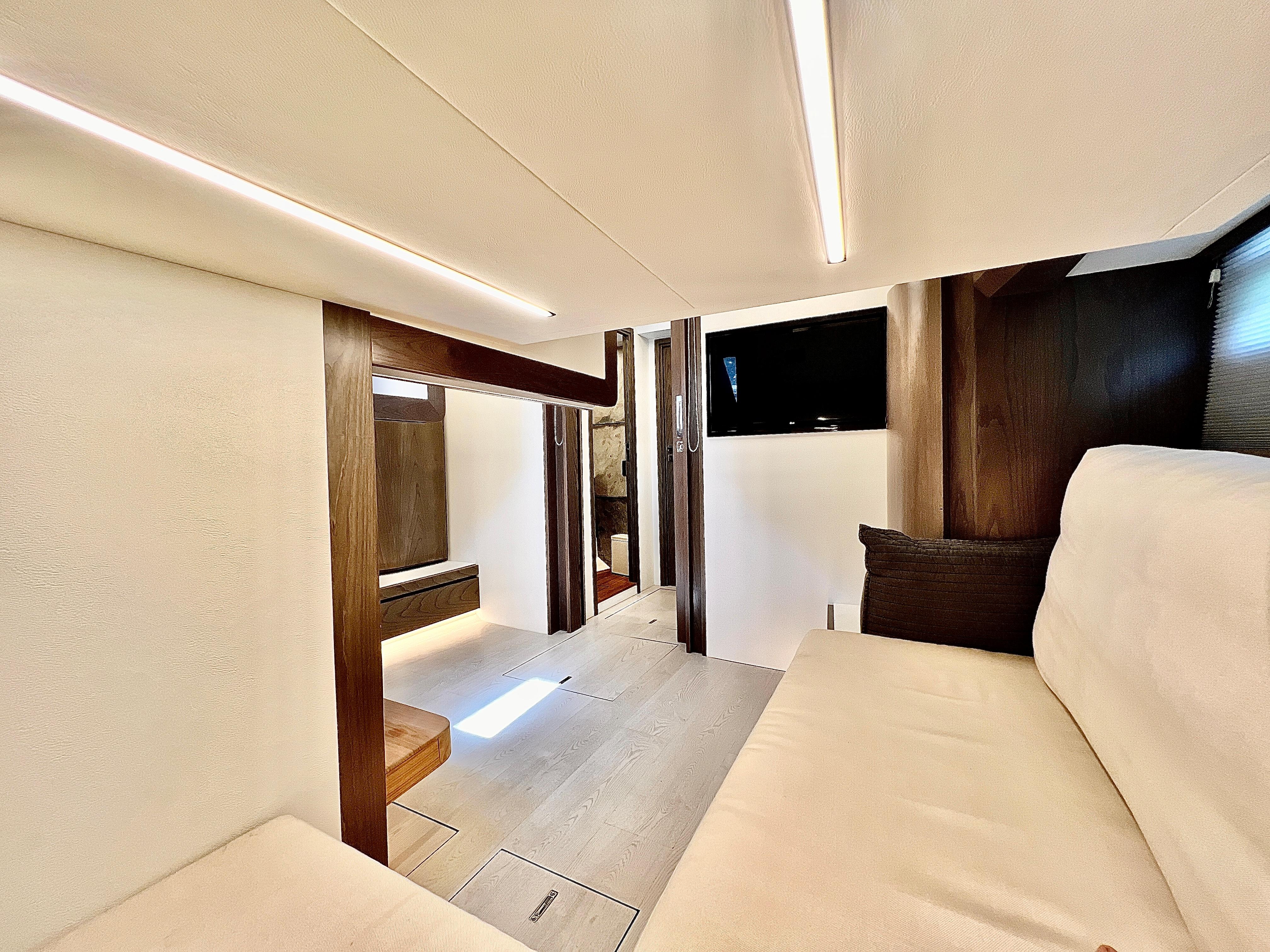 Okean 55 - Cabin