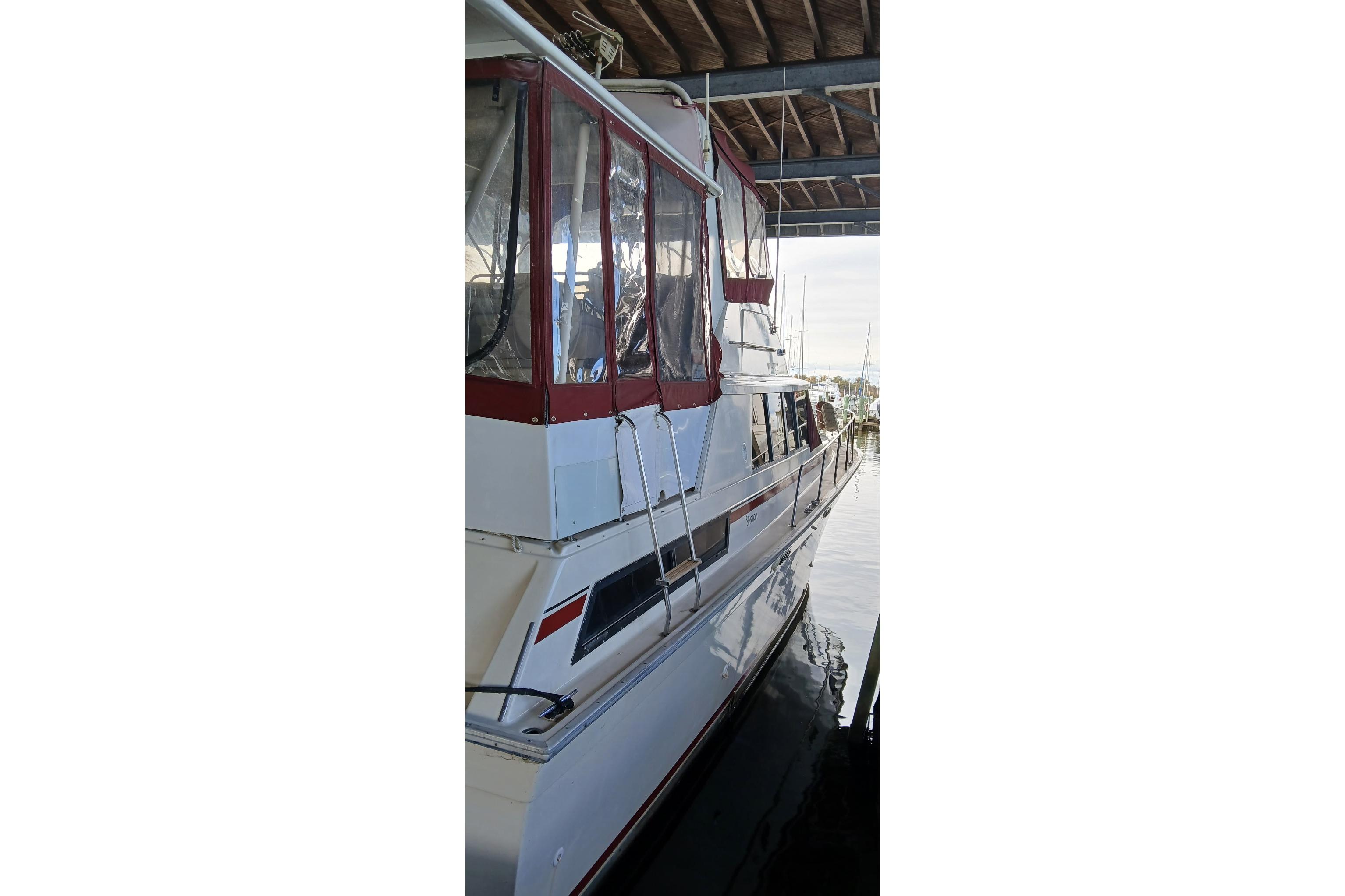 M 10498 EF Knot 10 Yacht Sales M 10498 EF Knot 10 Yacht Sales