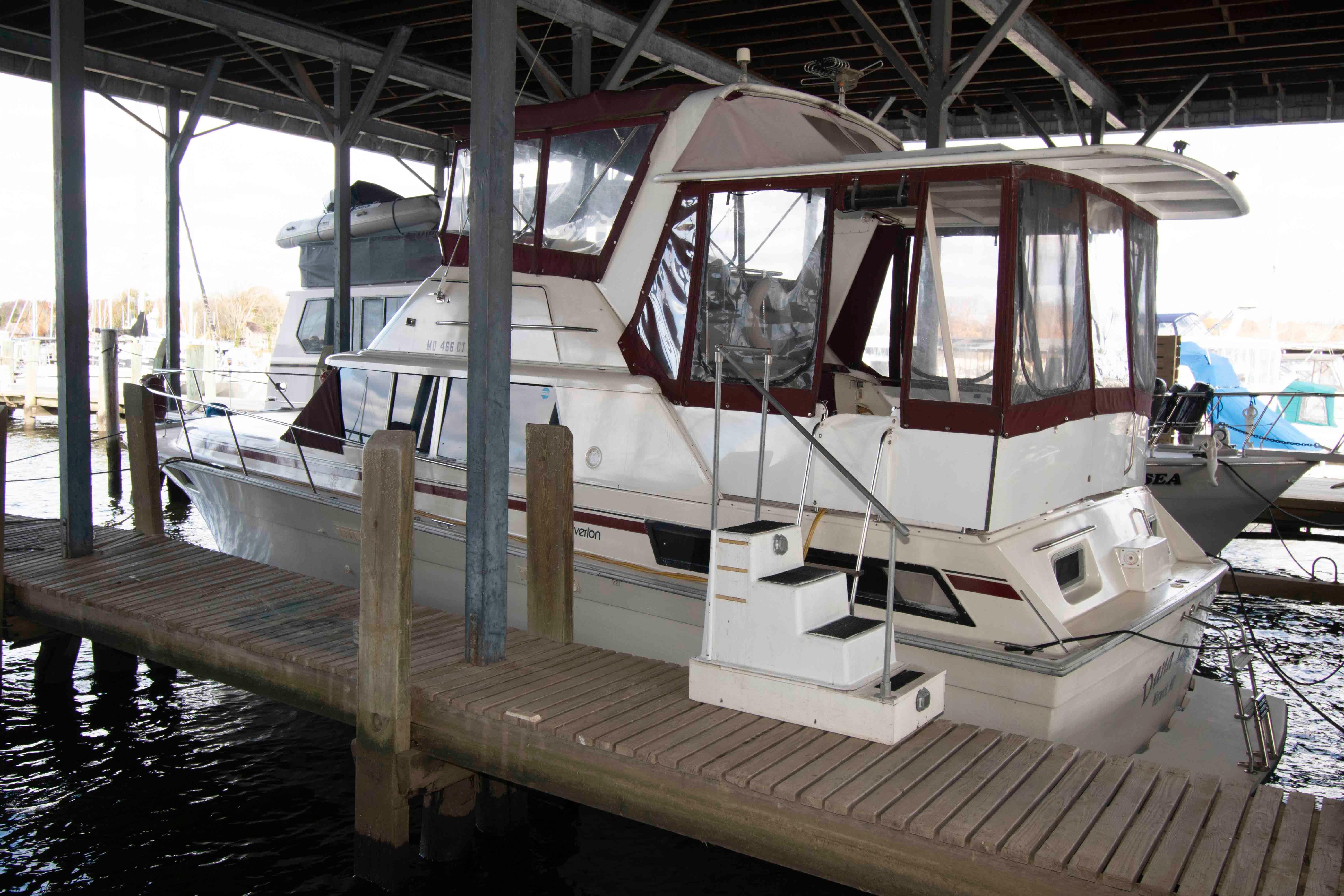 M 10498 EF Knot 10 Yacht Sales M 10498 EF Knot 10 Yacht Sales