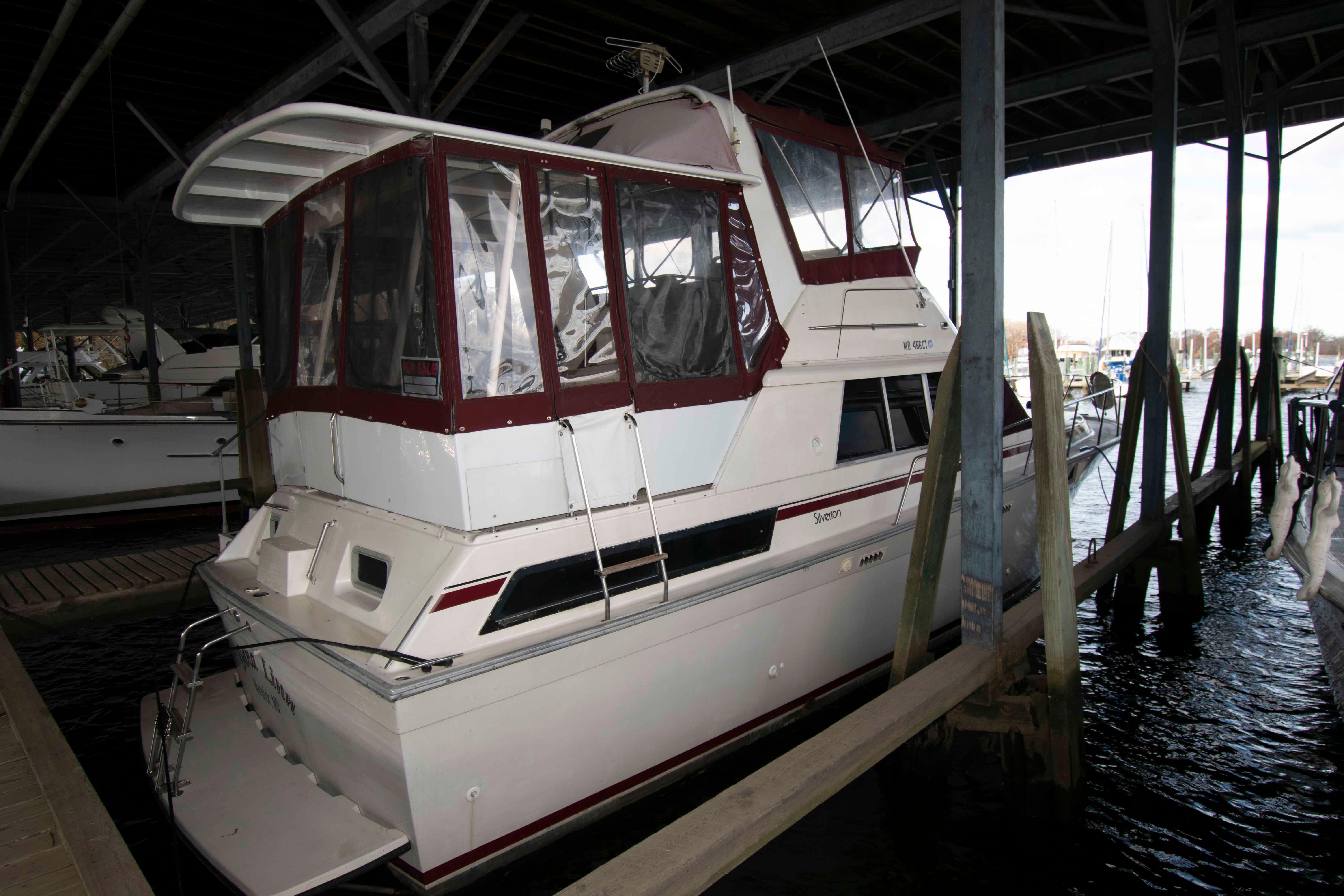 M 10498 EF Knot 10 Yacht Sales M 10498 EF Knot 10 Yacht Sales