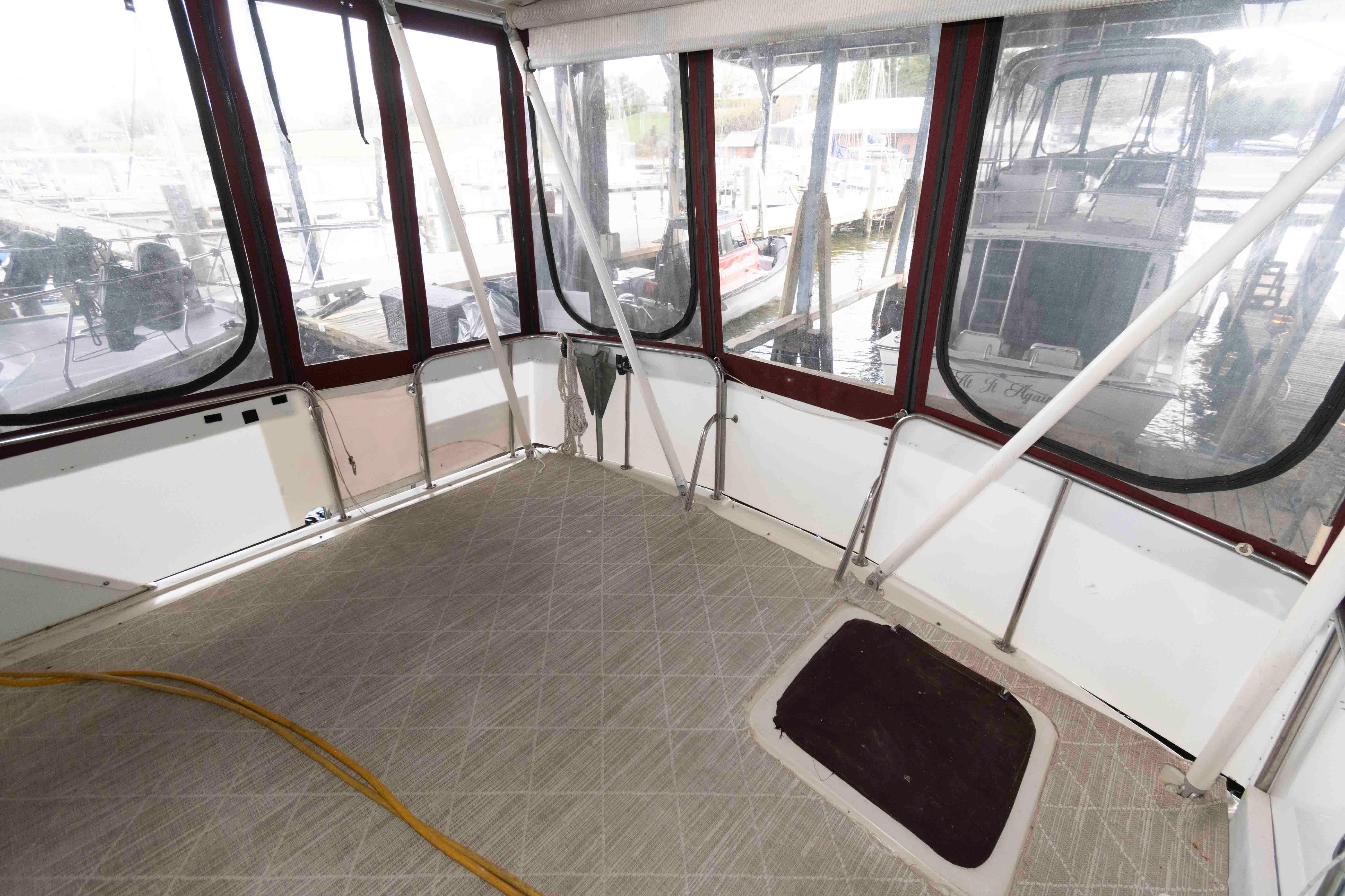 M 10498 EF Knot 10 Yacht Sales M 10498 EF Knot 10 Yacht Sales