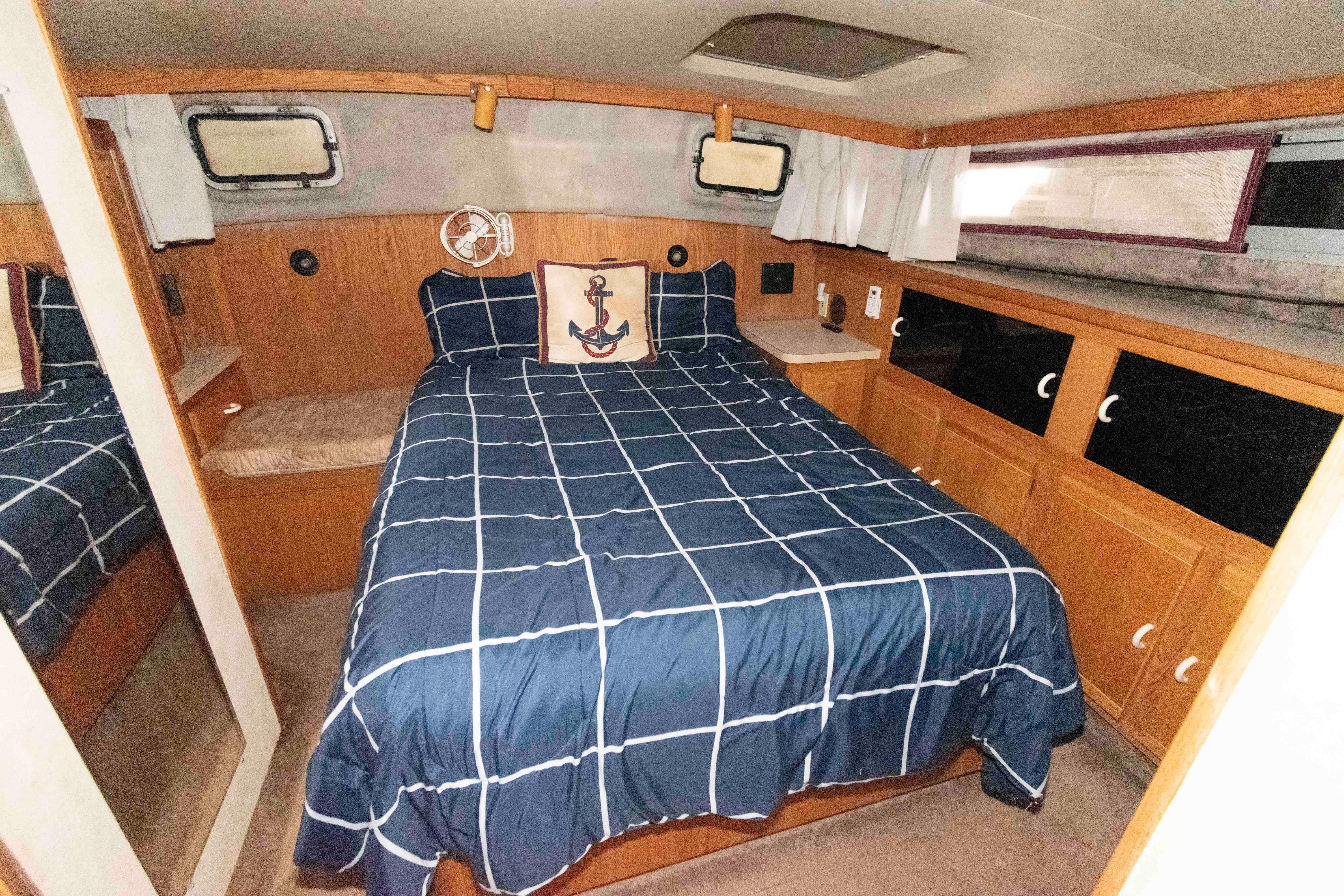 M 10498 EF Knot 10 Yacht Sales M 10498 EF Knot 10 Yacht Sales