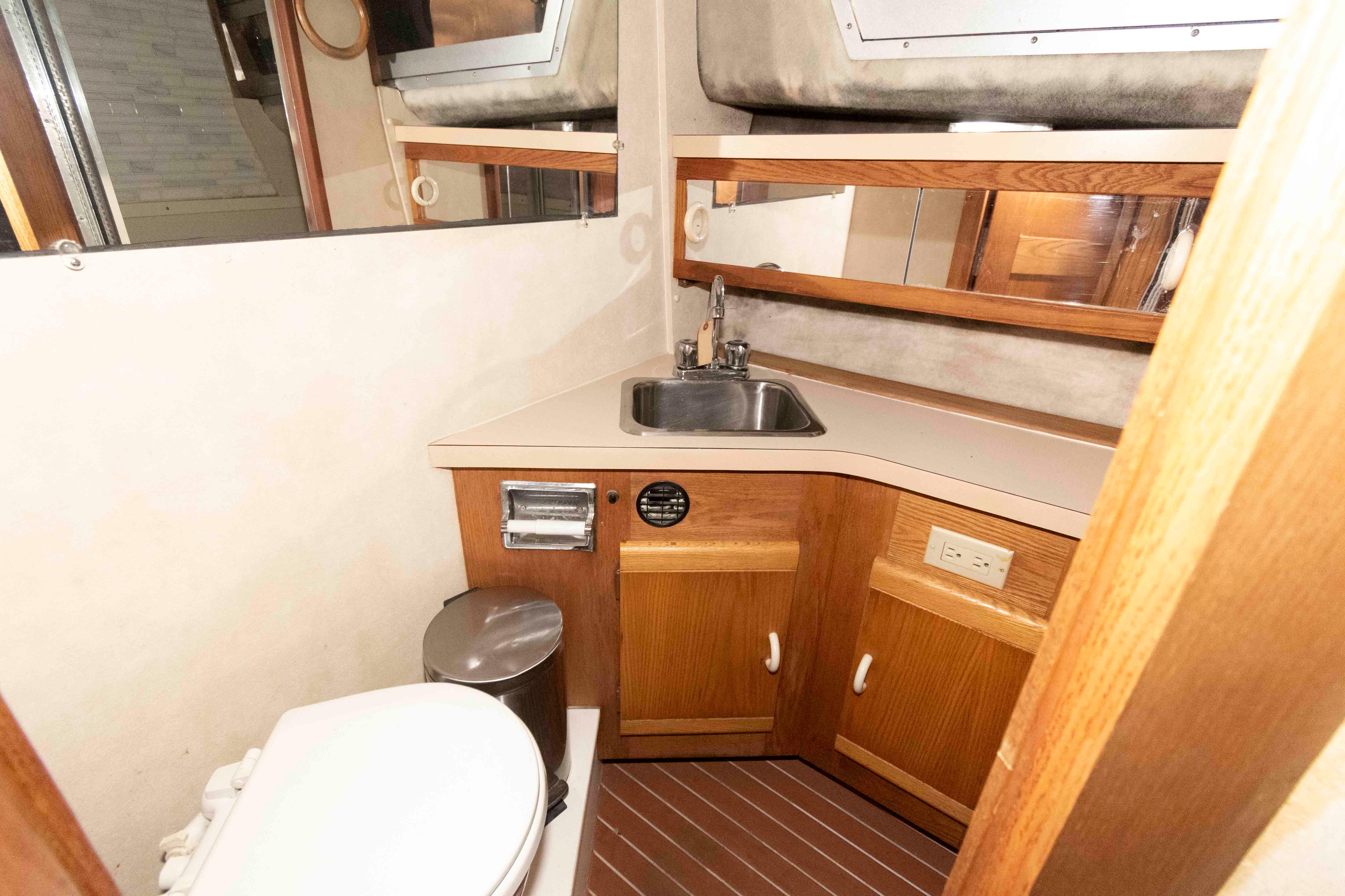 M 10498 EF Knot 10 Yacht Sales M 10498 EF Knot 10 Yacht Sales