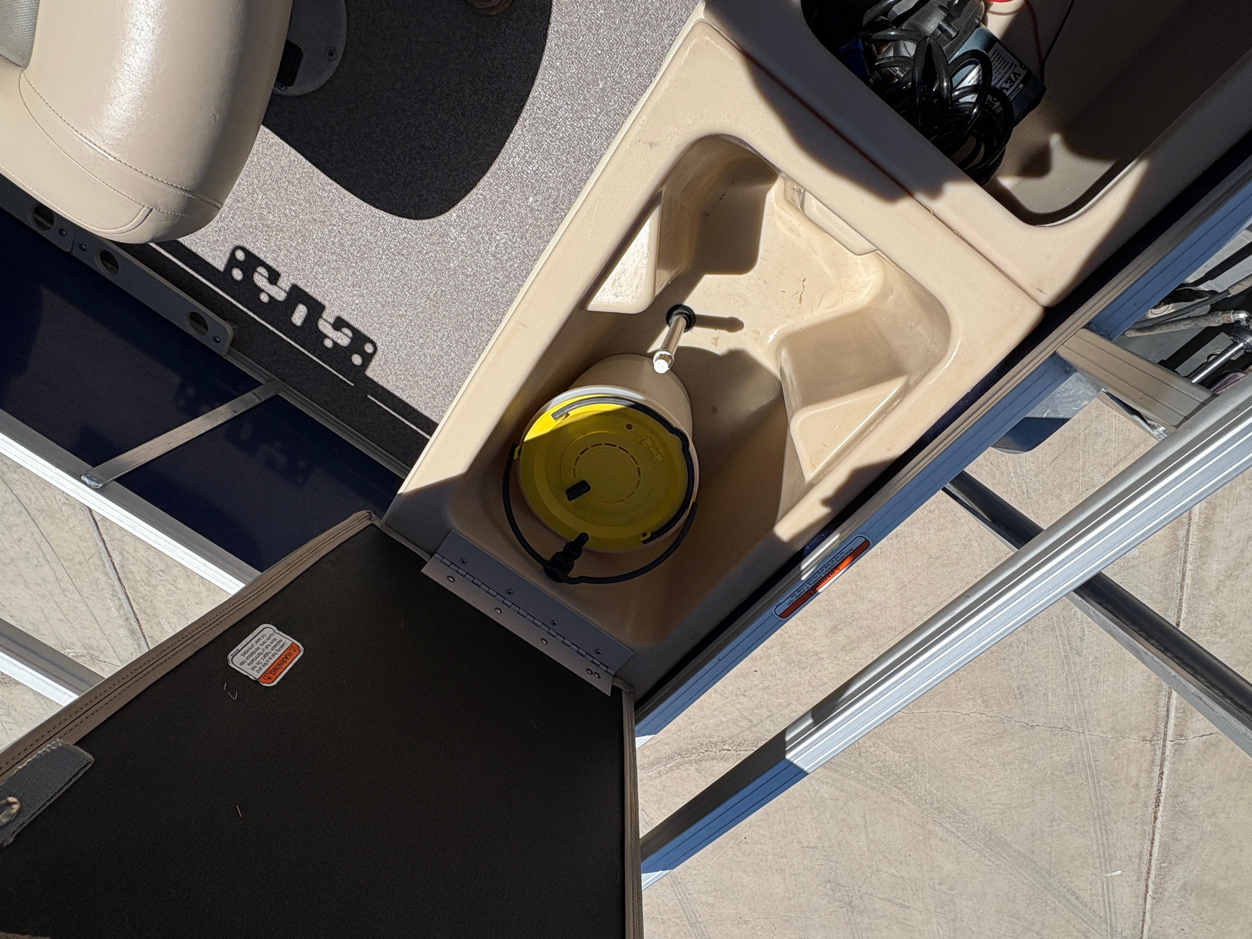 2016 Sun Tracker Fishin' Barge 24 DLX #TRW4541 inventory image at Sun Country Marine Group, Lake Havasu City, AZ 2016 Sun Tracker Fishin' Barge 24 DLX #TRW4541 inventory image at Sun Country Marine Group, Lake Havasu City, AZ