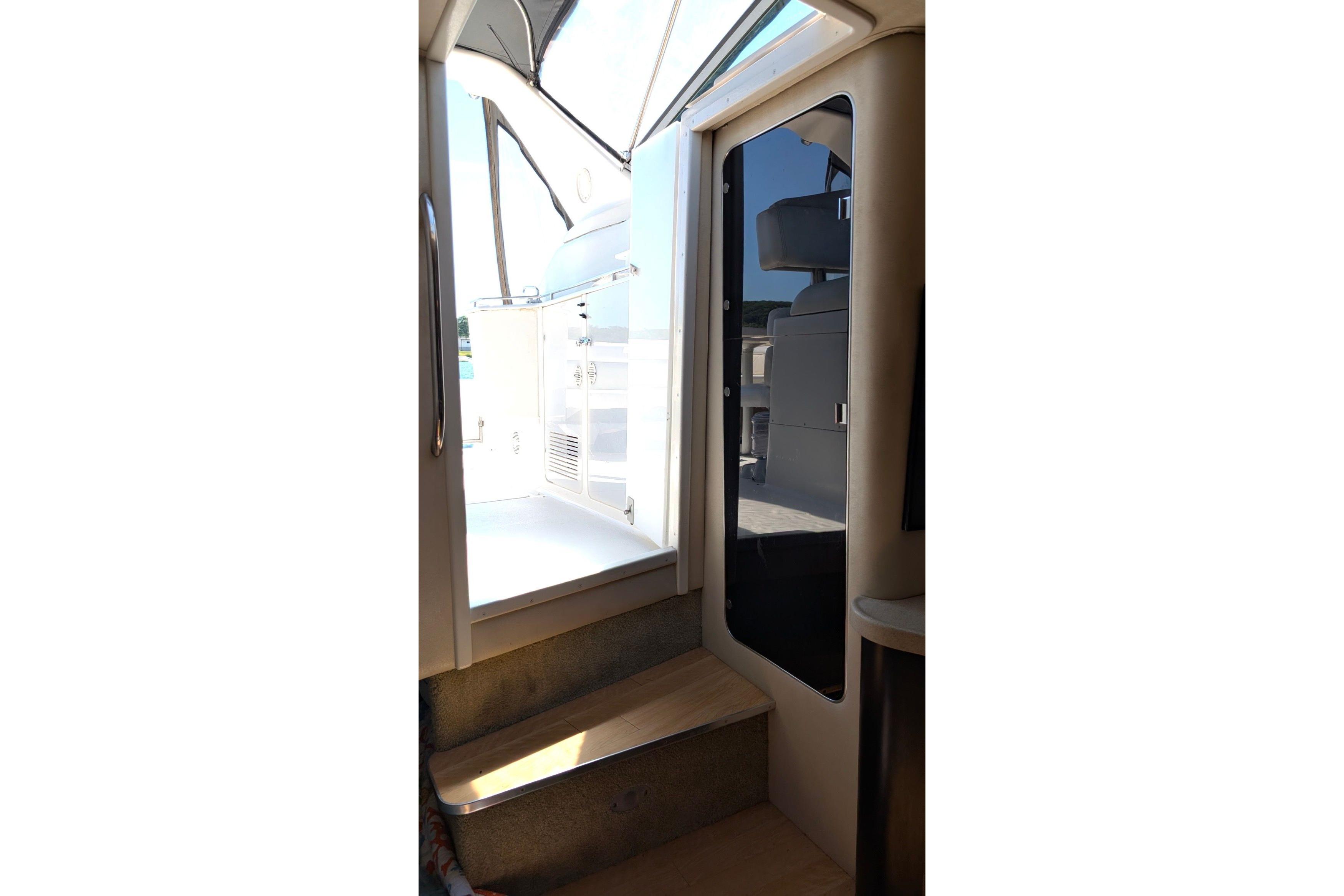 1998 Wellcraft 3600 Martinique 6