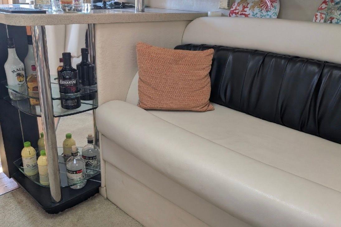 1998 Wellcraft 3600 Martinique 10