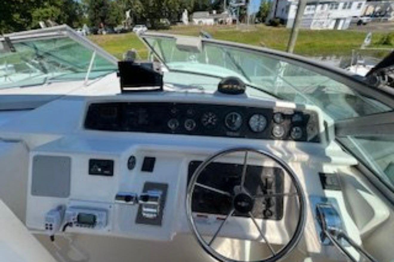 1998 Wellcraft 3600 Martinique 4