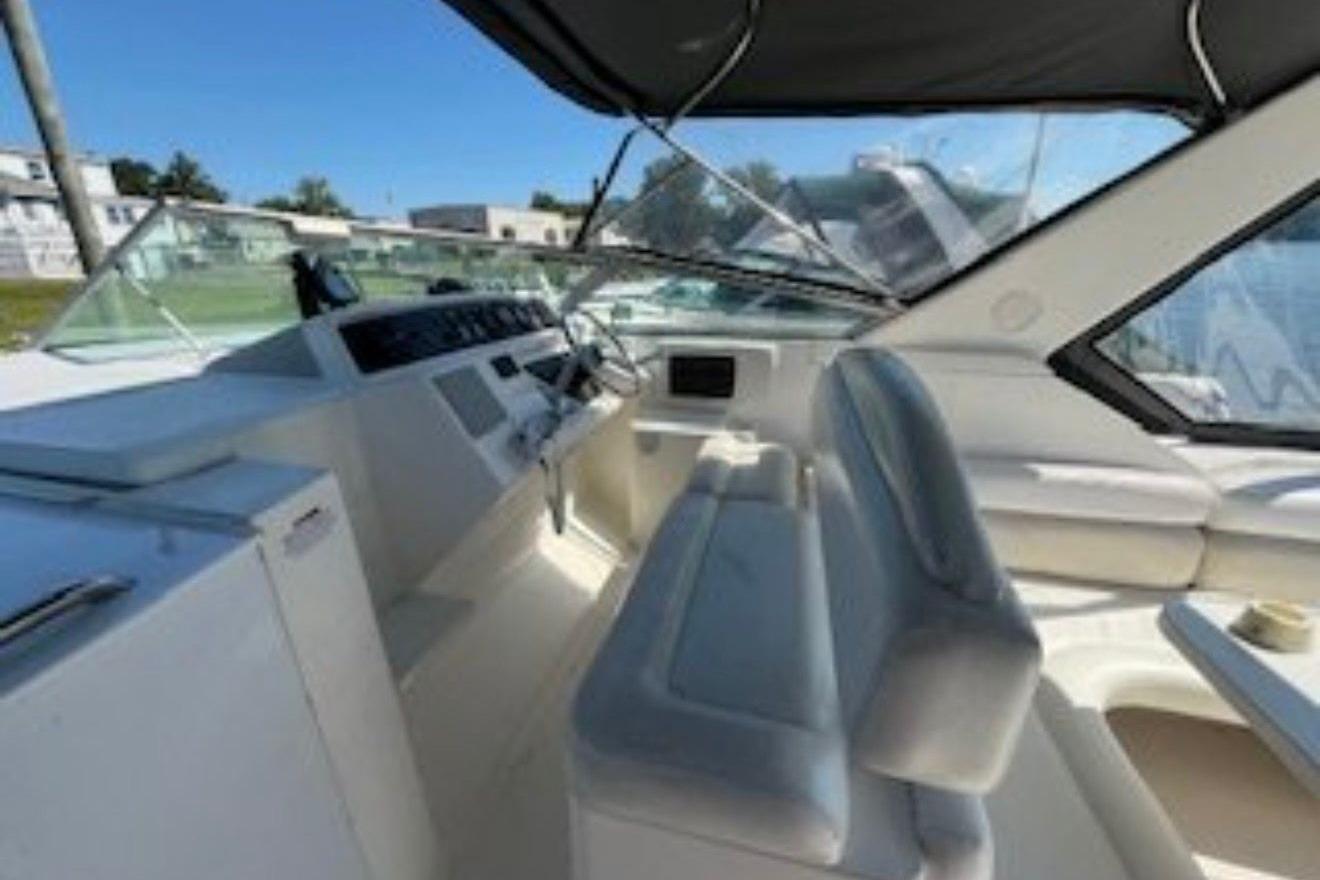 1998 Wellcraft 3600 Martinique 3