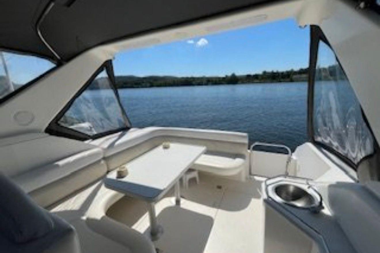 1998 Wellcraft 3600 Martinique 5