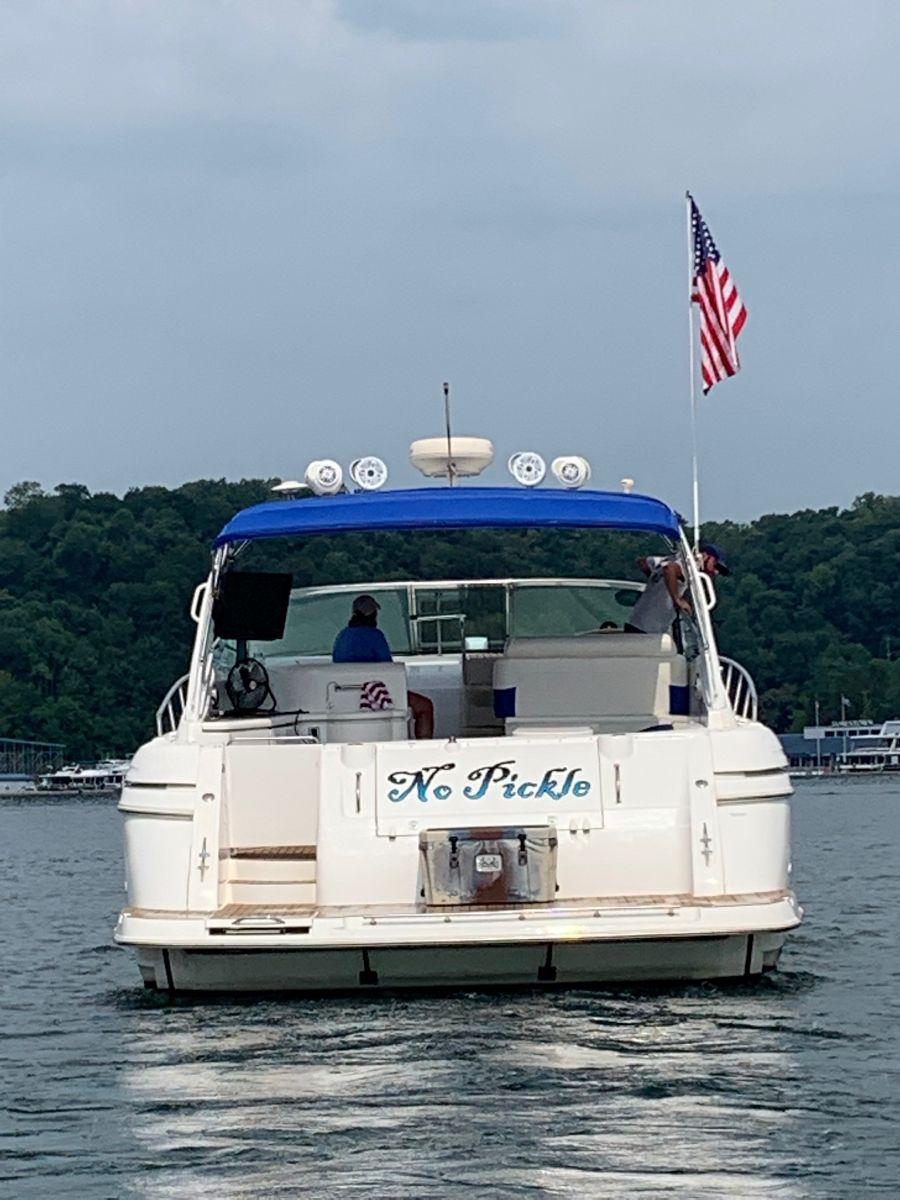 2000-cruisers-yachts-4270-express-power-9791530-20250512175209841-1_XLARGE