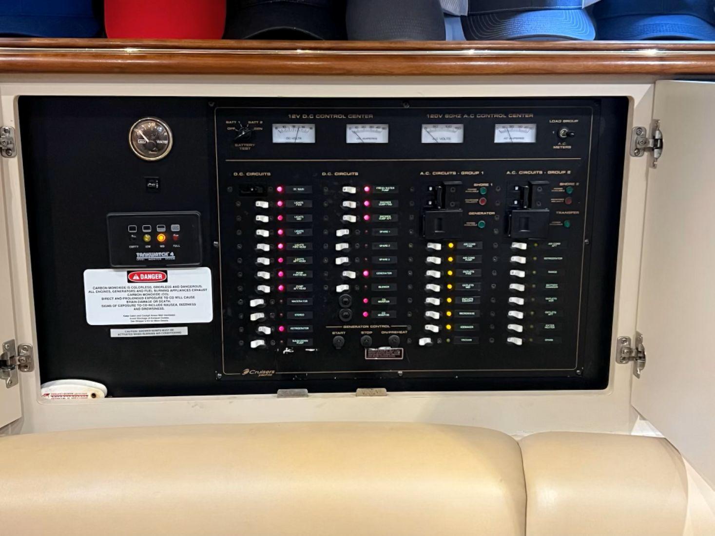 2000-cruisers-yachts-4270-express-power-9791530-20250512175242143-1_XLARGE