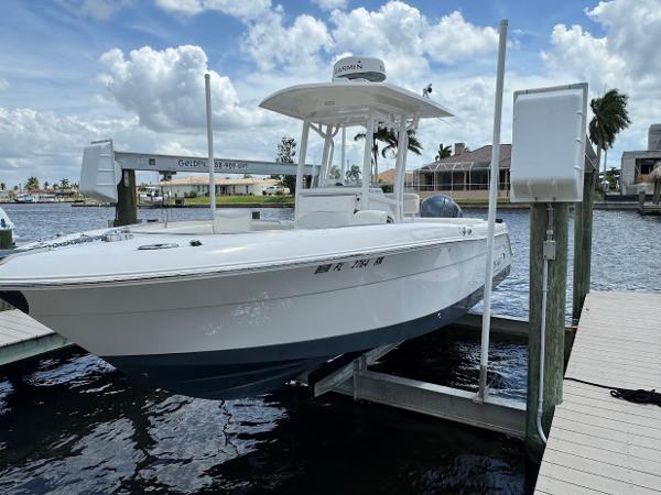 24' Robalo, Listing Number 100915356, - Photo No. 2