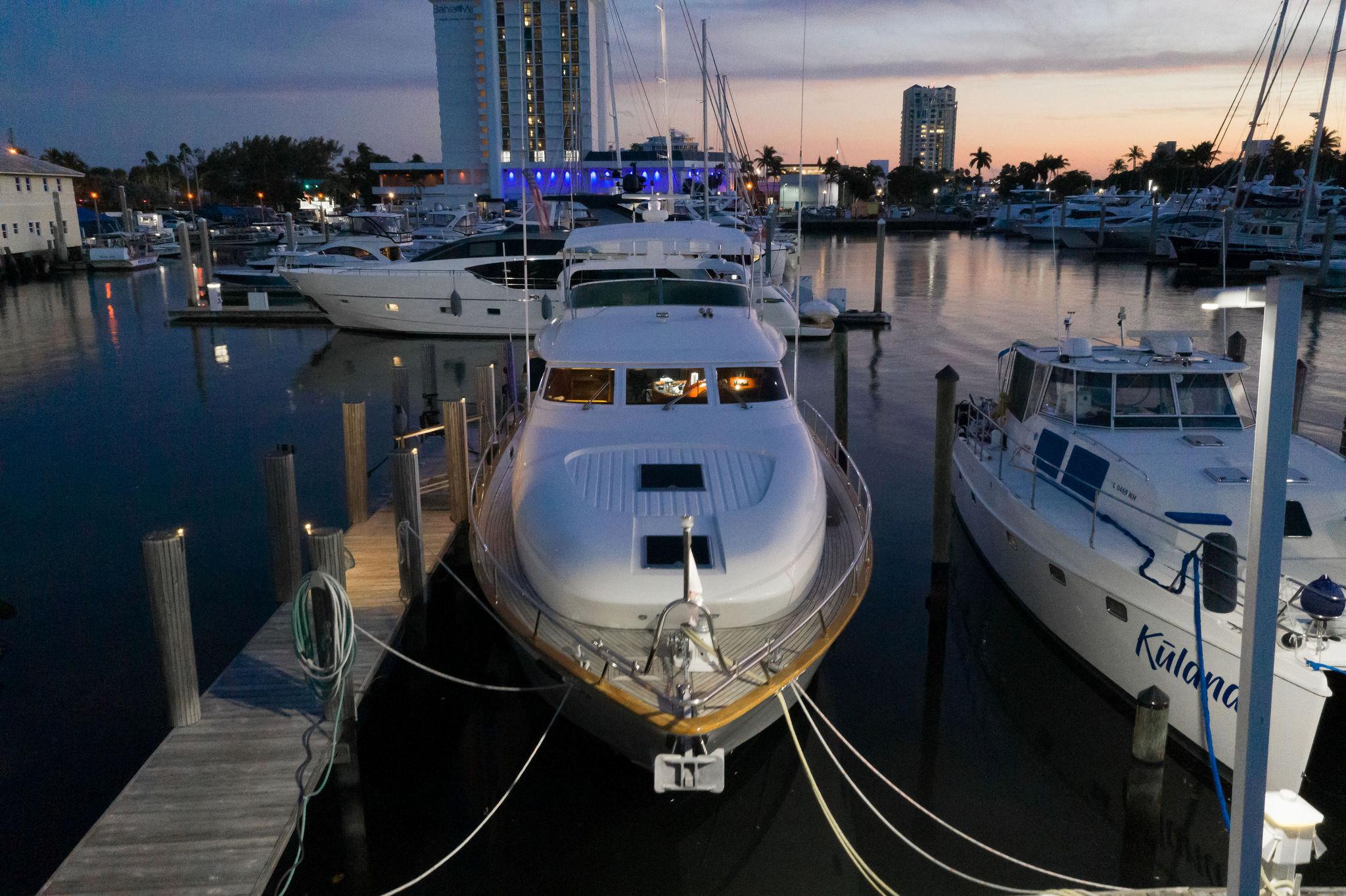 1997 Maiora fipa 70' flybridge