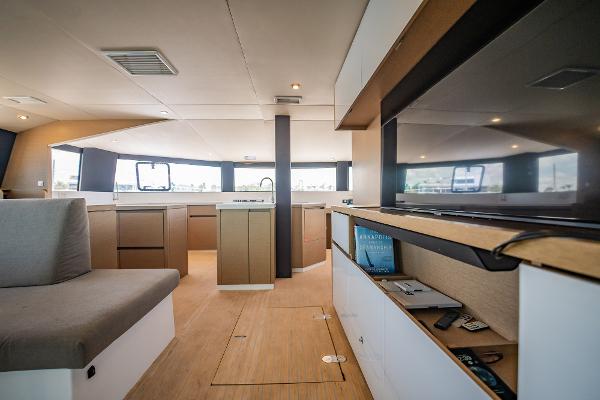 51' Neel, Listing Number 100917617, - Photo No. 10
