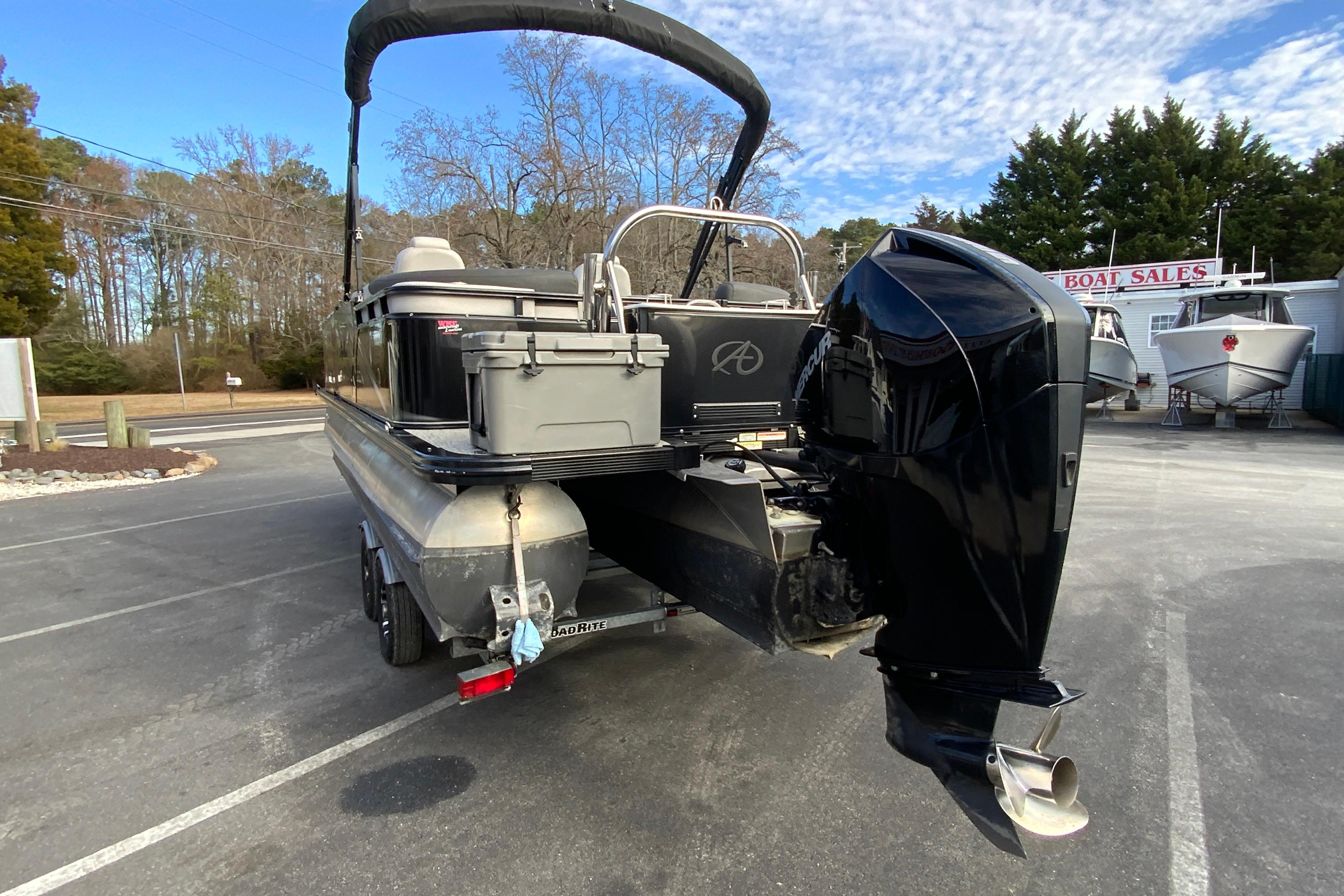 2021 Avalon LSZ Quad Lounger - 24'-8