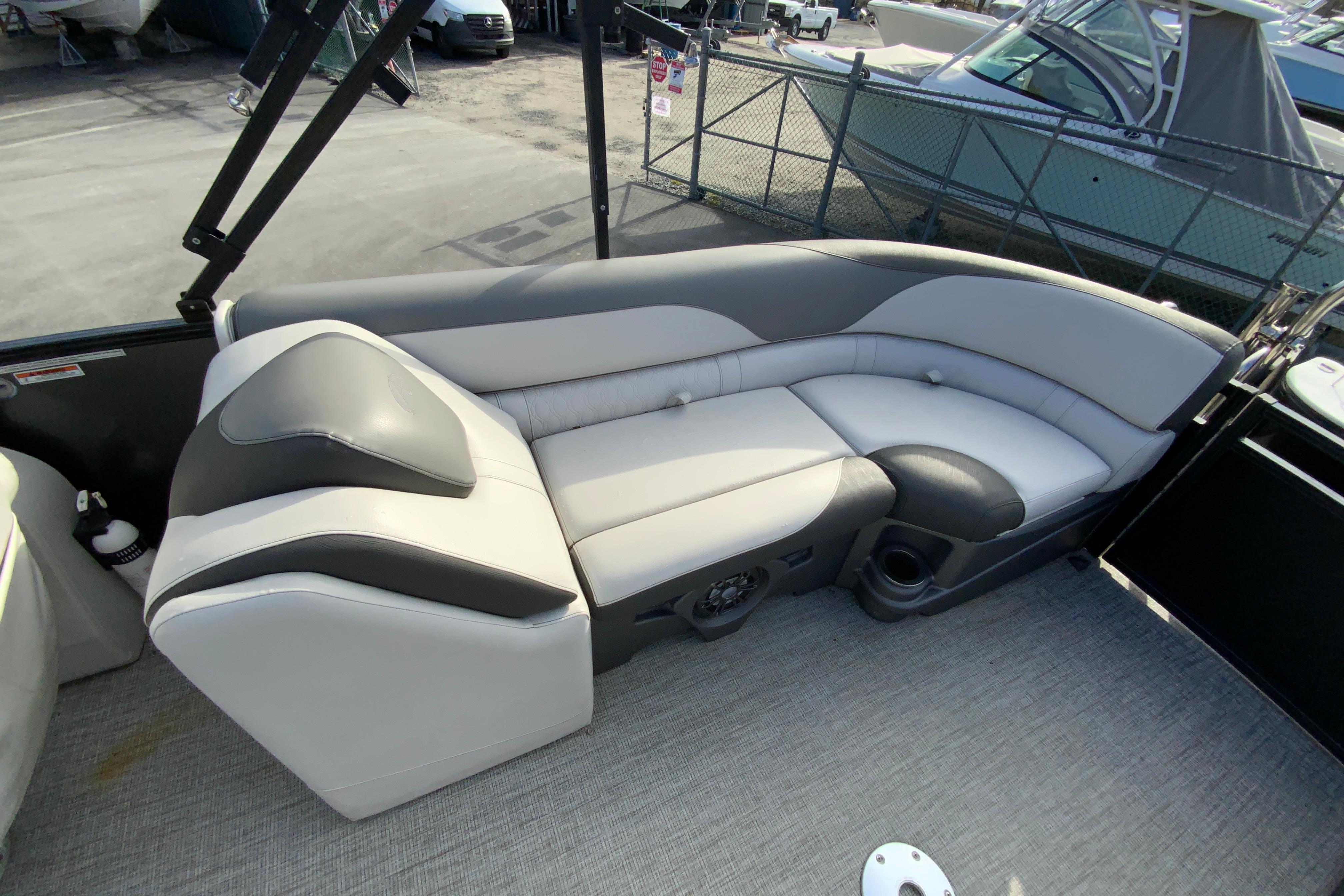 2021 Avalon LSZ Quad Lounger - 24'-18