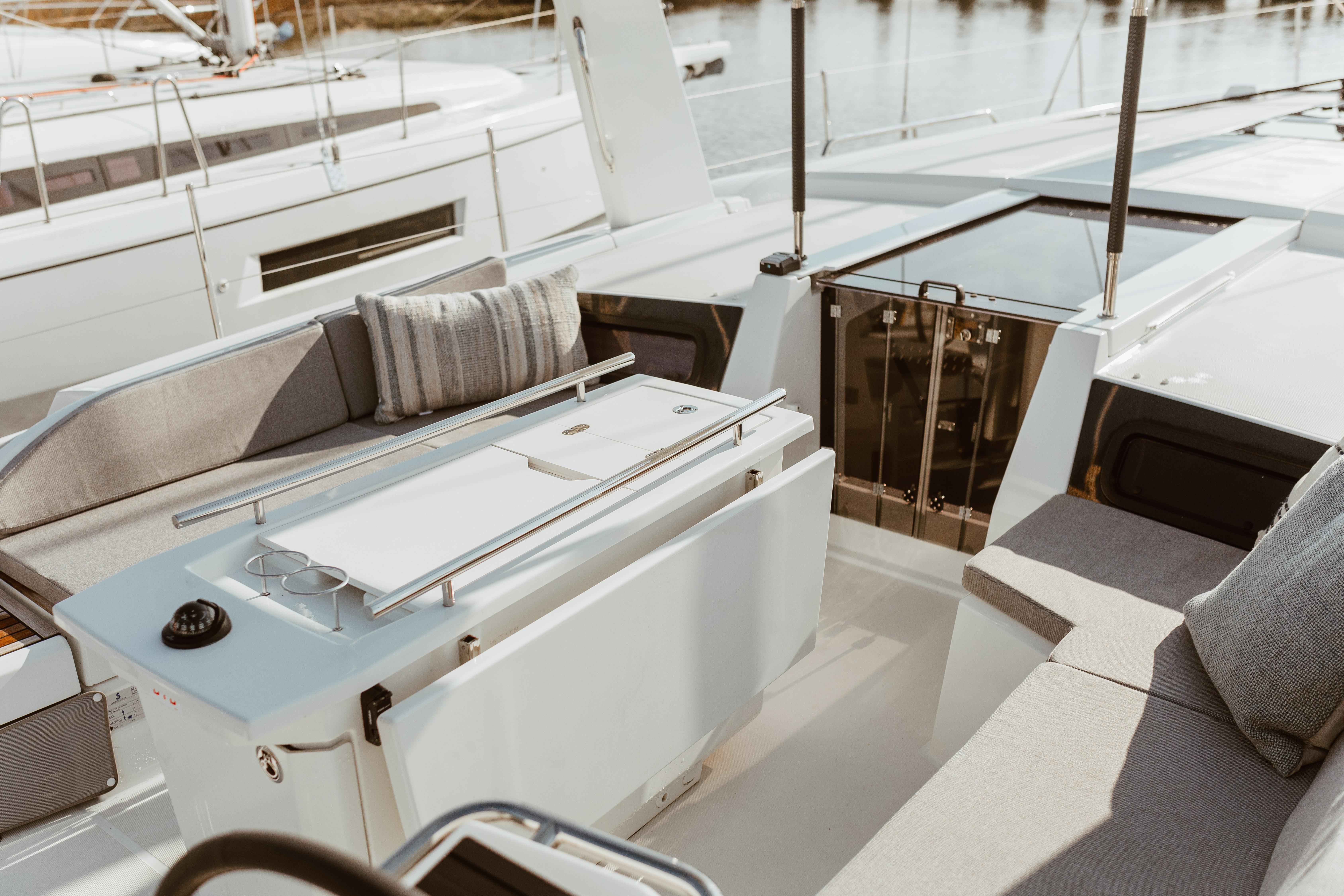 Yacht Photos Pics