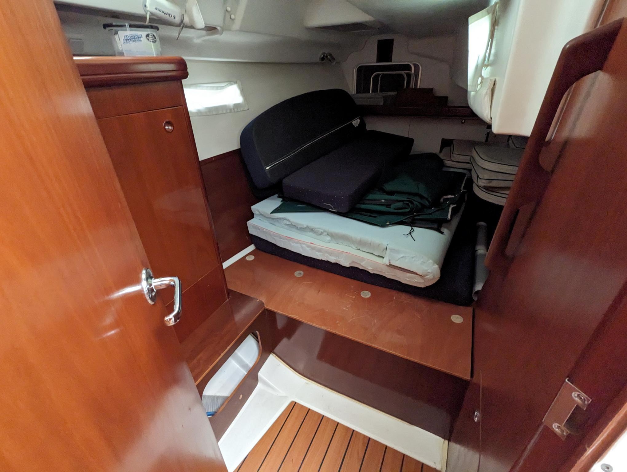2005 Beneteau 393-13