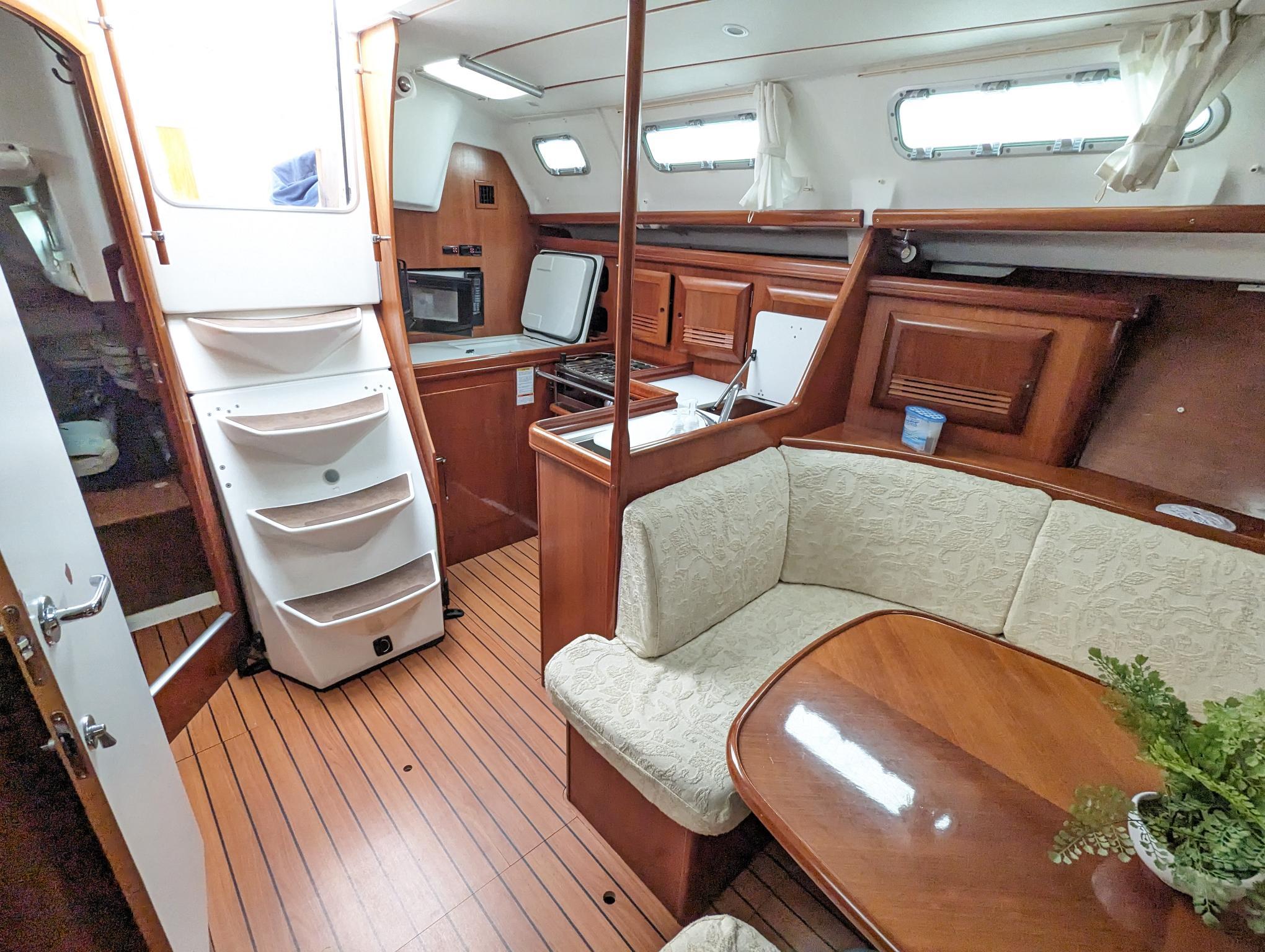 2005 Beneteau 393-21
