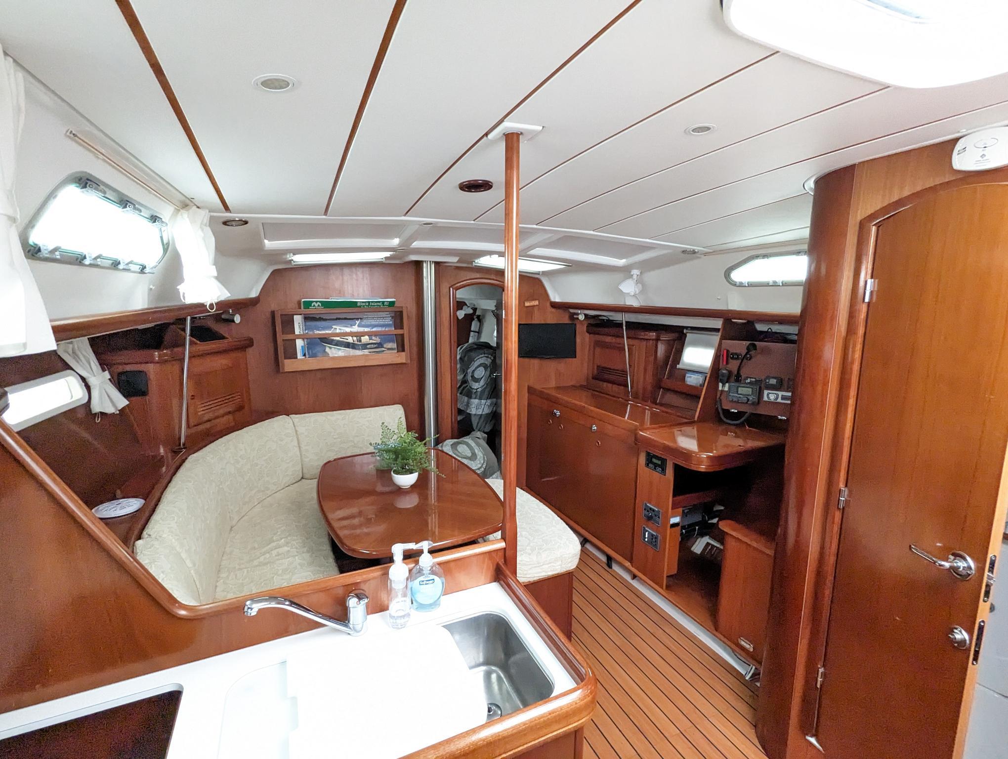 2005 Beneteau 393-22
