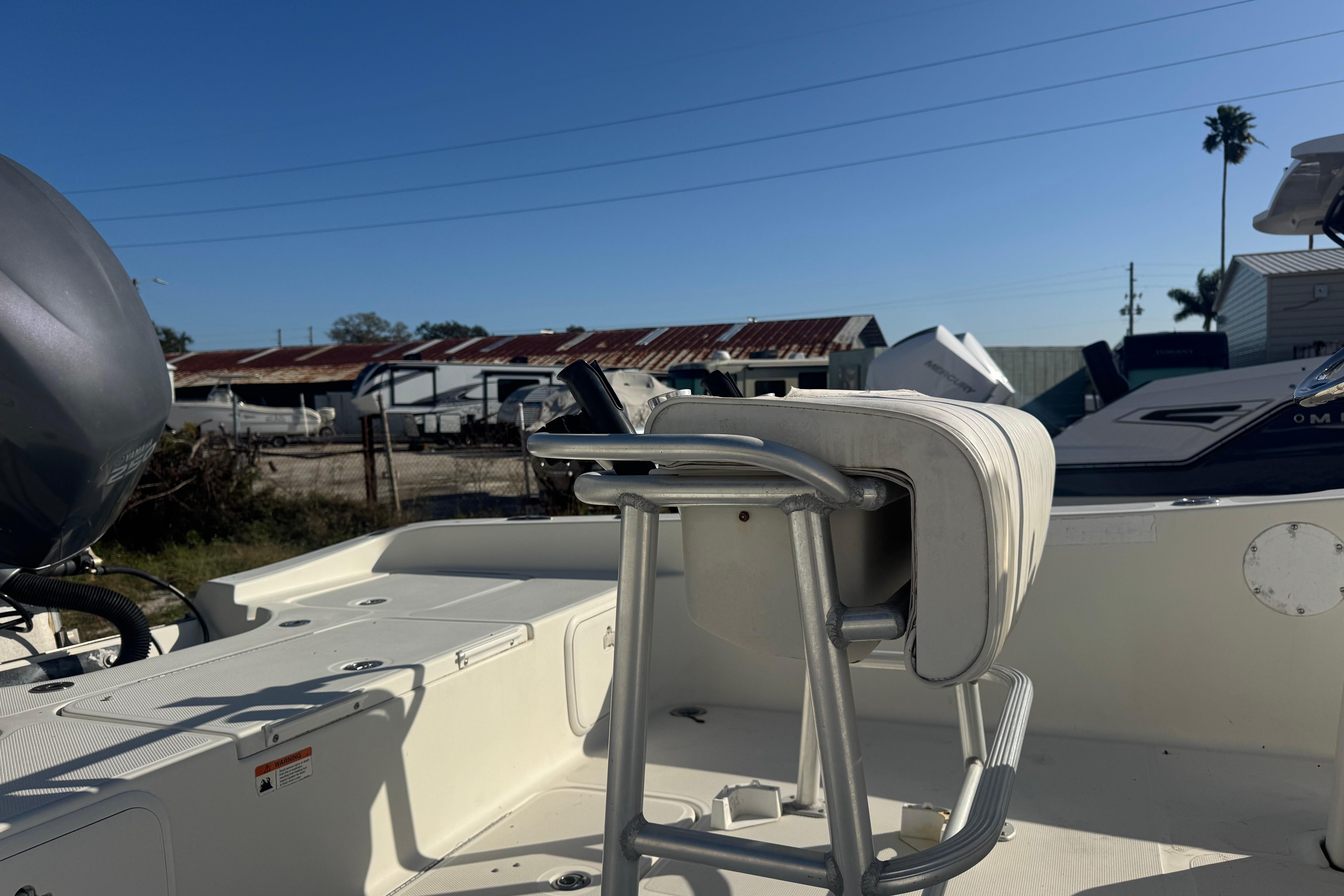 2008 Hydra-sports 2300 CC-8