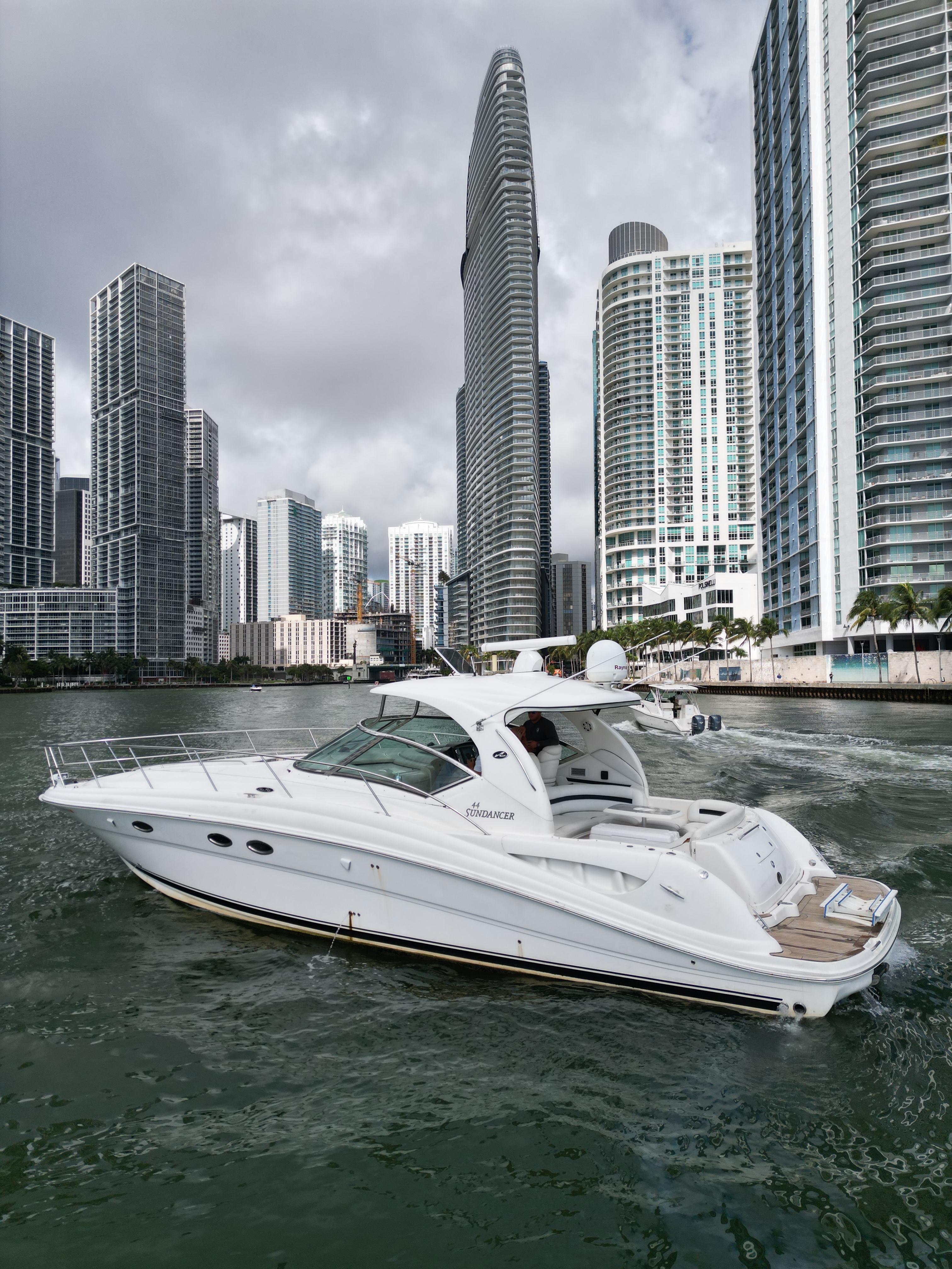 2005-sea-ray-44-sundancer-power-9791549-20250512184518033-1_XLARGE