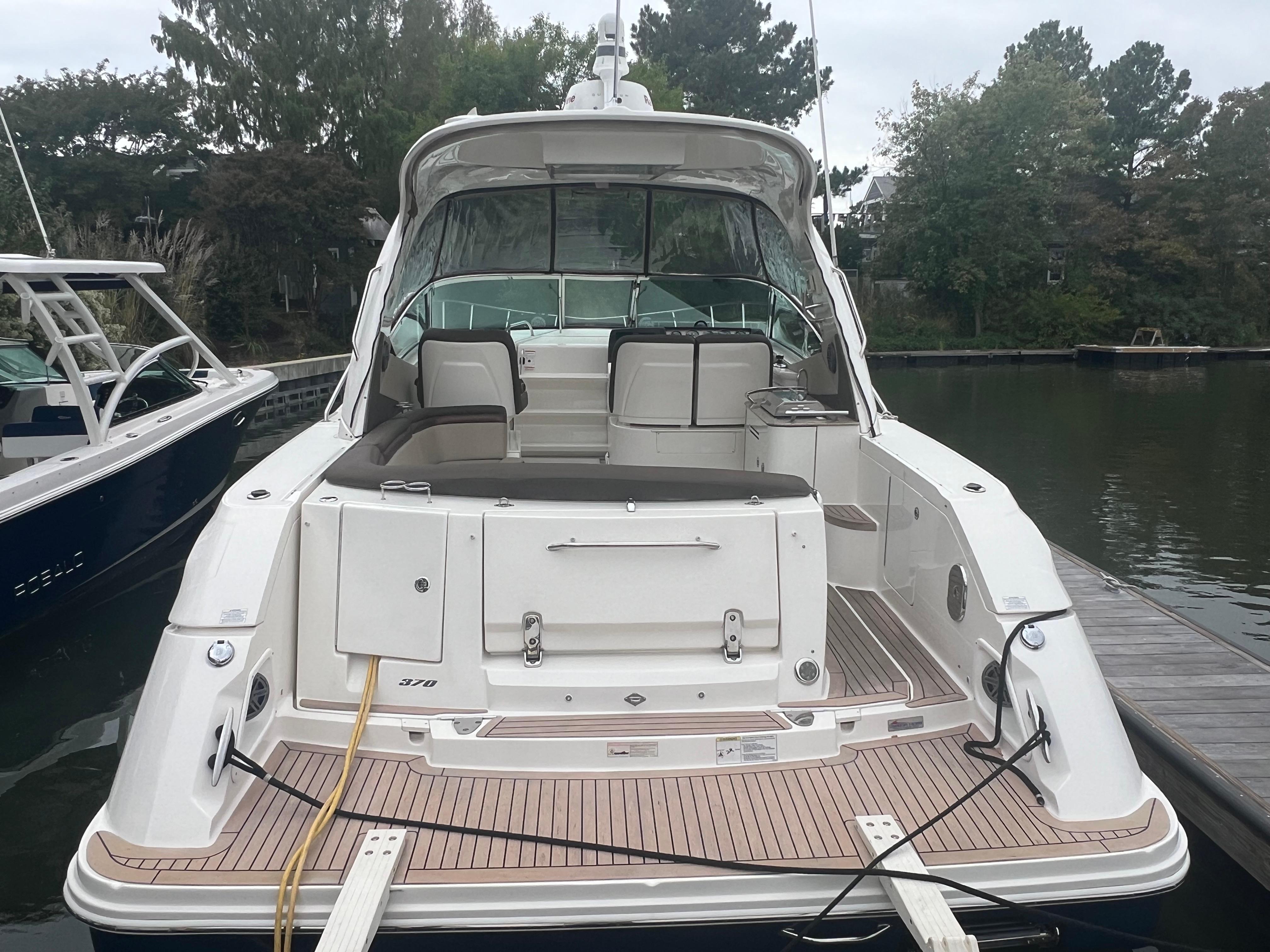 2016 Sea Ray 370 Sundancer