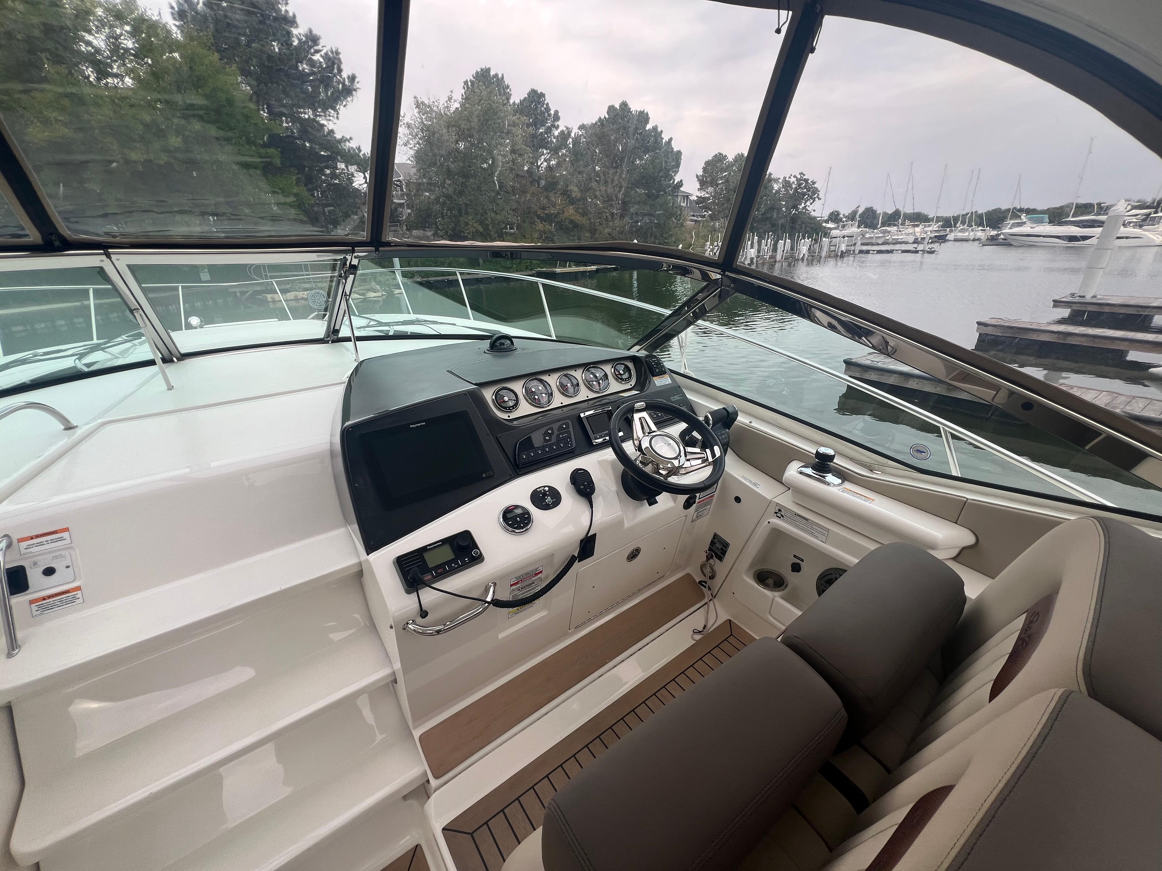 2016 Sea Ray 370 Sundancer