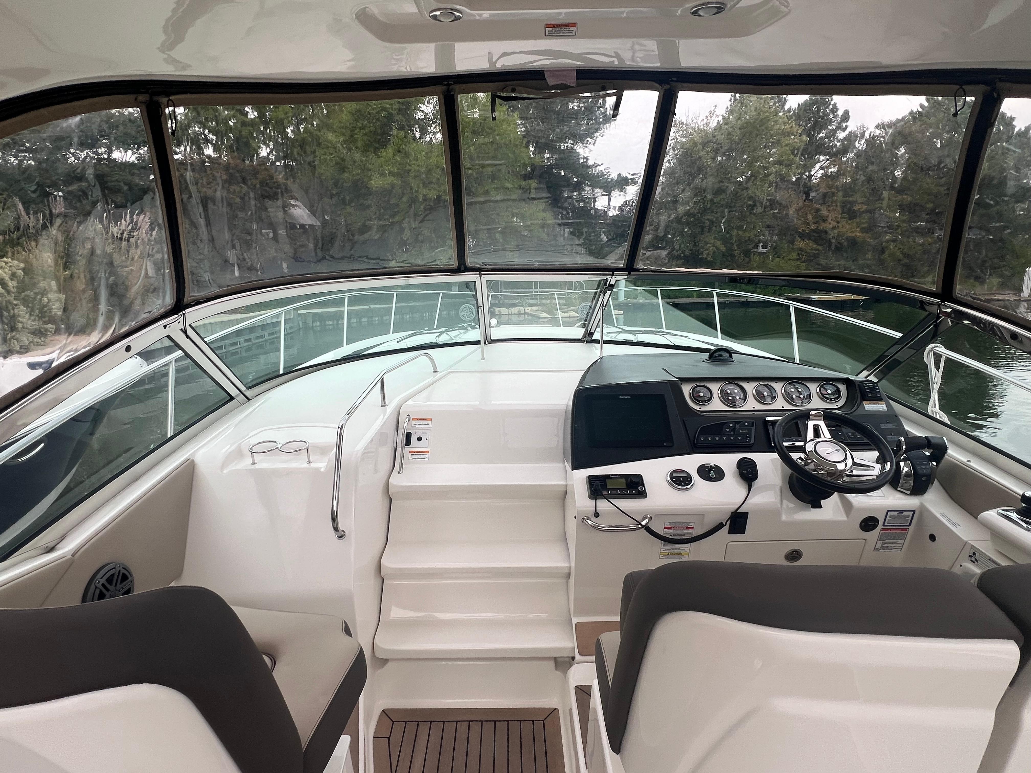 2016 Sea Ray 370 Sundancer