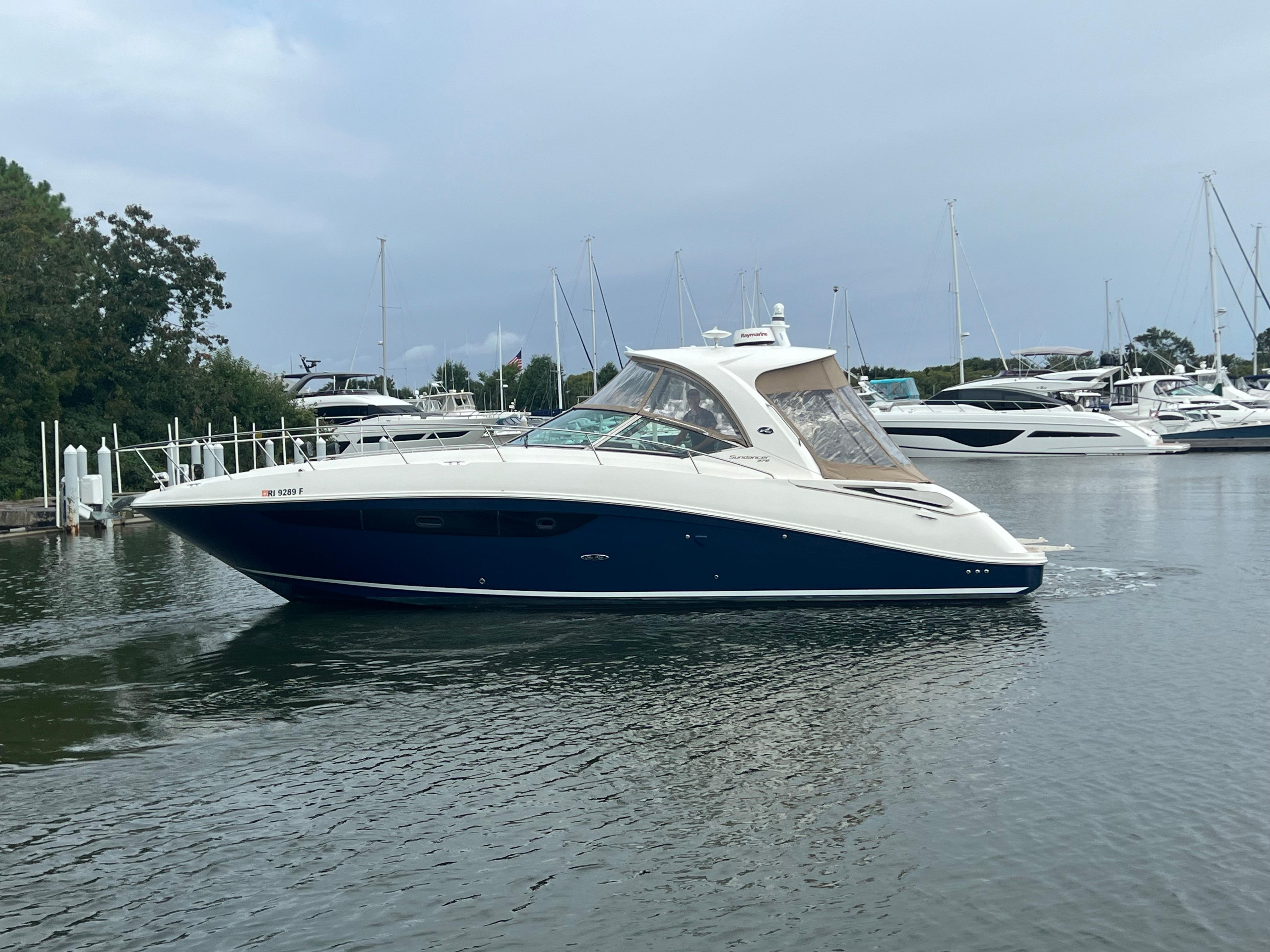 2016 Sea Ray 370 Sundancer