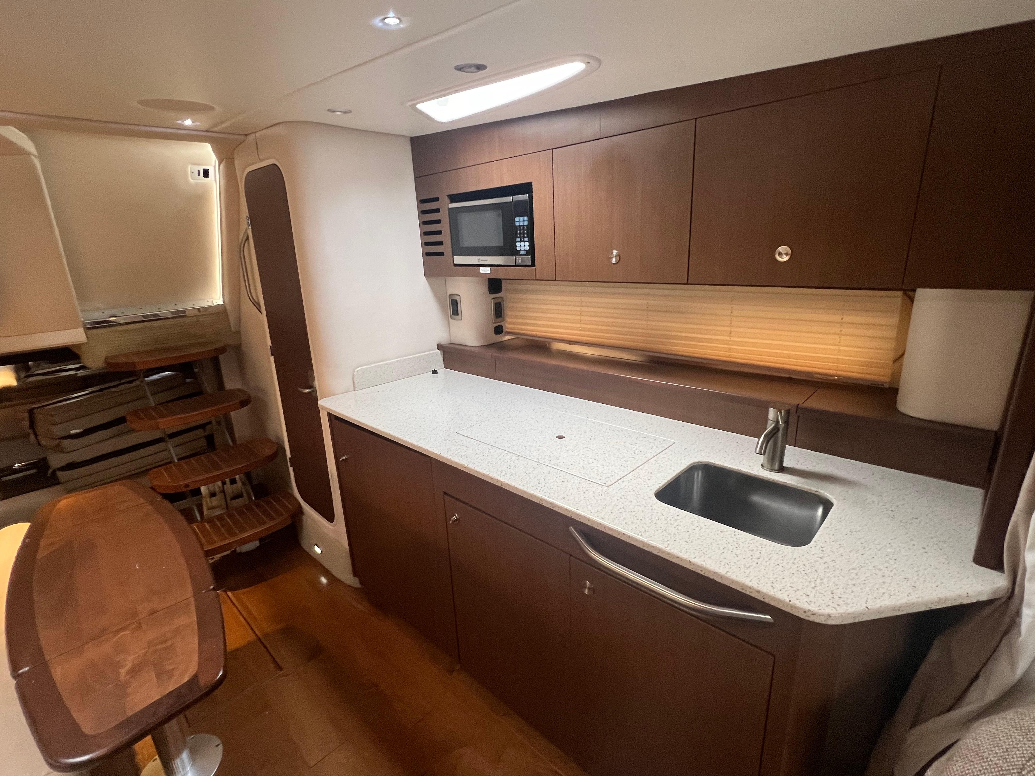 2016 Sea Ray 370 Sundancer