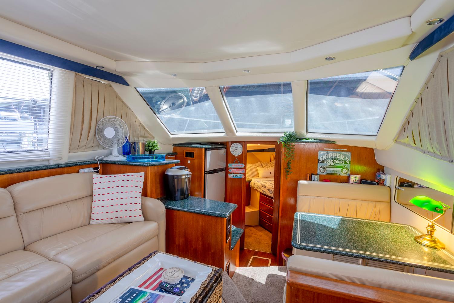 2000-carver-356-aft-cabin-motor-yacht-power-9781506-20250503232333802-1_XLARGE
