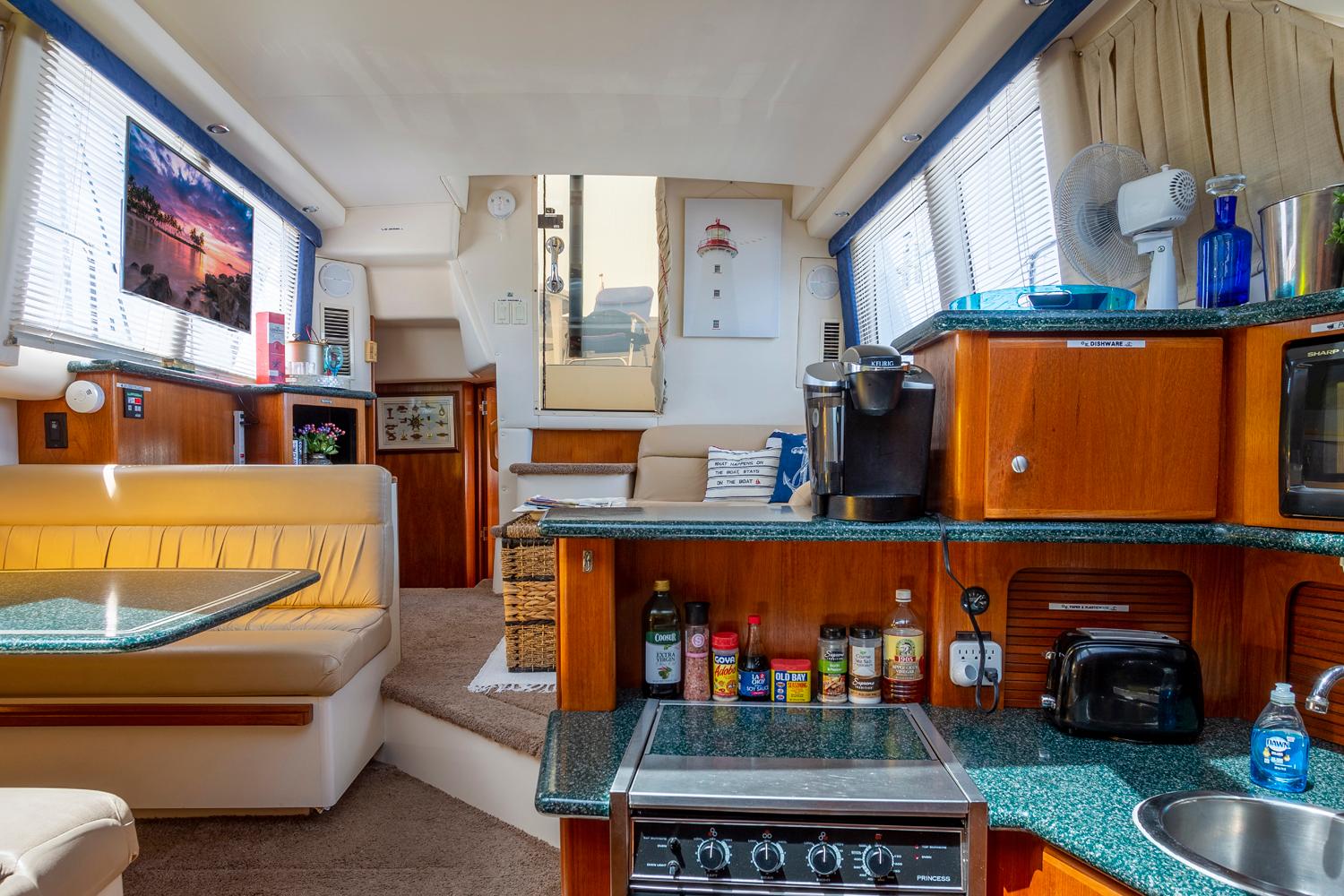 2000-carver-356-aft-cabin-motor-yacht-power-9781506-20250503232347849-1_XLARGE