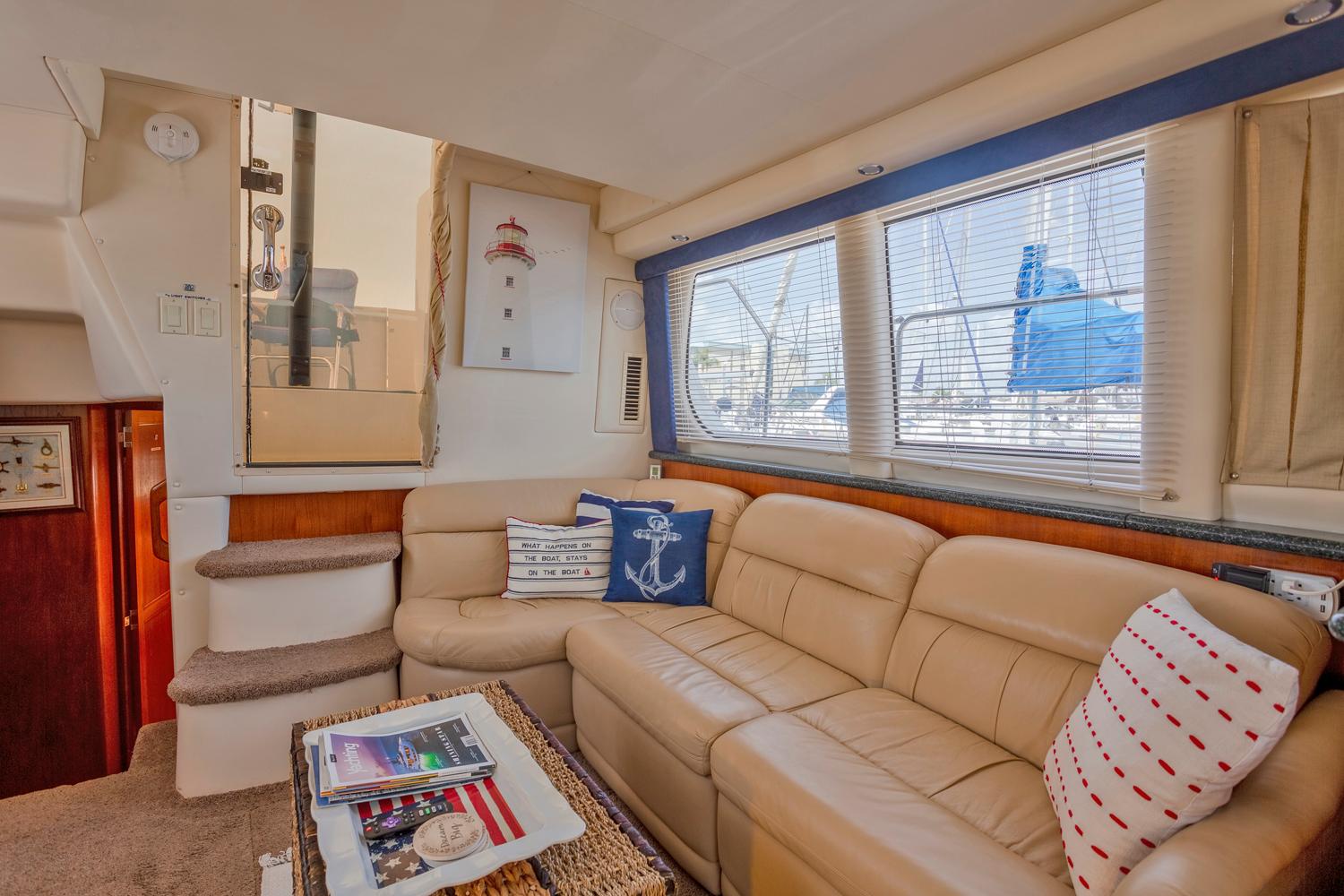 2000-carver-356-aft-cabin-motor-yacht-power-9781506-20250503232351763-1_XLARGE