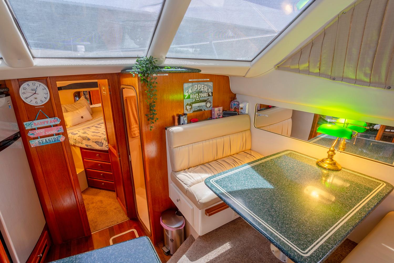 2000-carver-356-aft-cabin-motor-yacht-power-9781506-20250503232355973-1_XLARGE