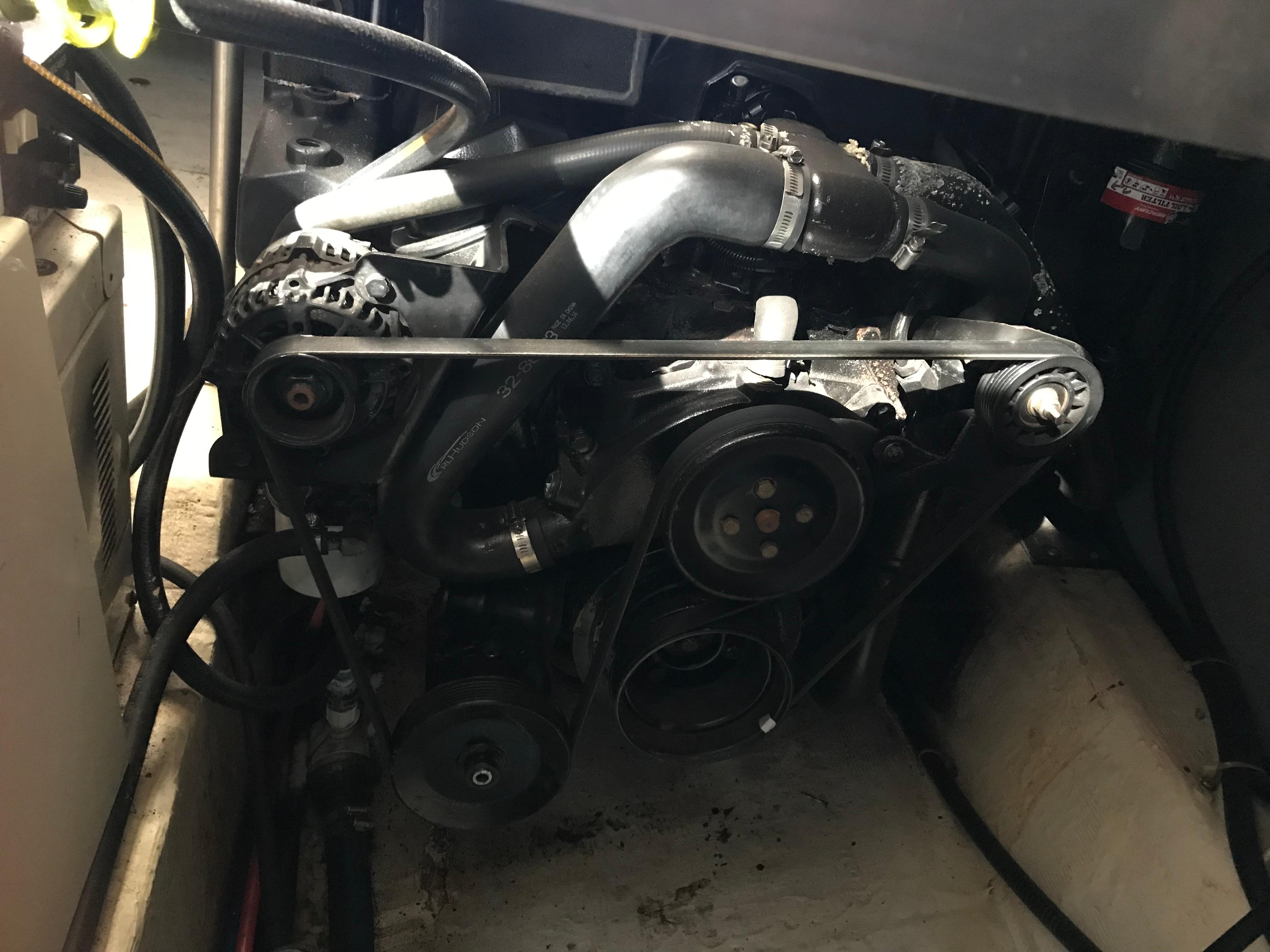 2000-carver-356-aft-cabin-motor-yacht-power-9781506-20250506214438620-1_XLARGE