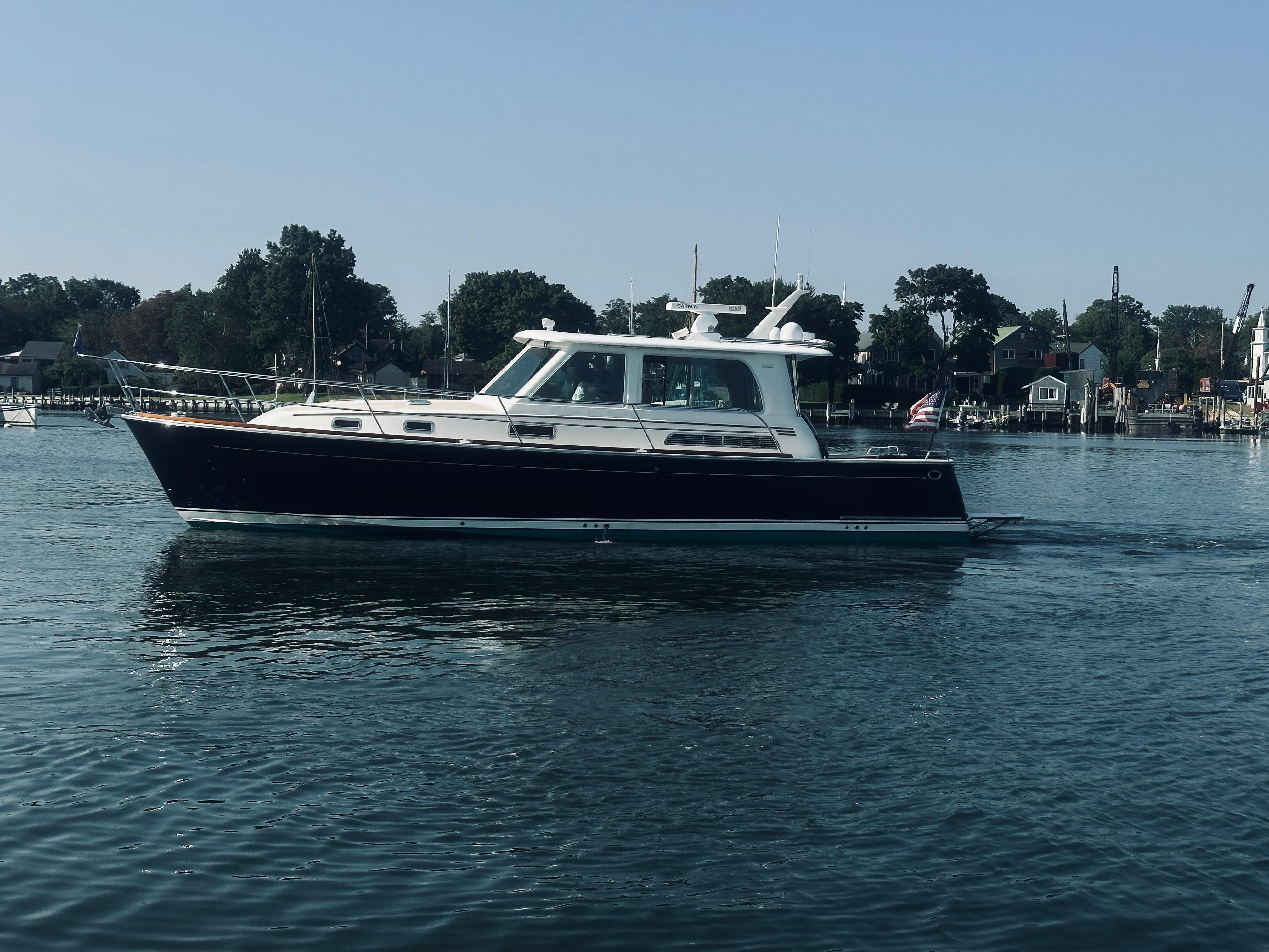 2016 Sabre 42 Salon Express0