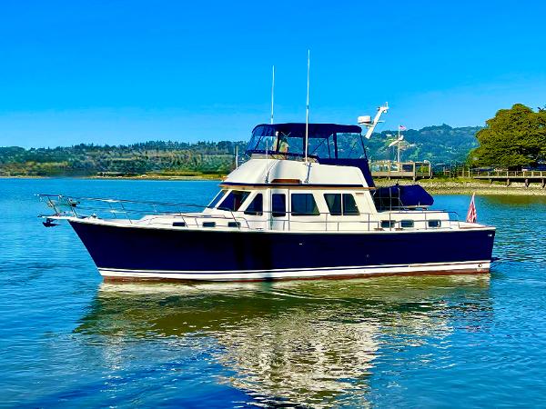 1997 Sabre Cockpit Motor Yacht
