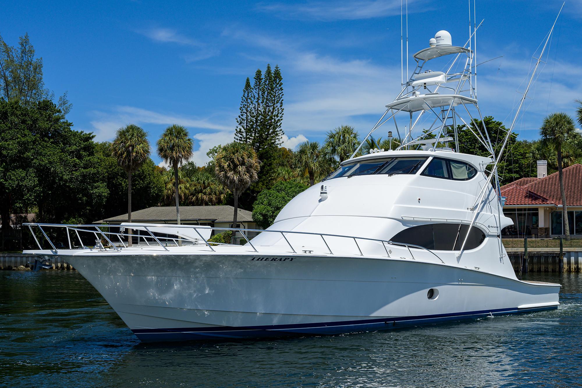 Hatteras 68 THERAPY - Port Bow Profile