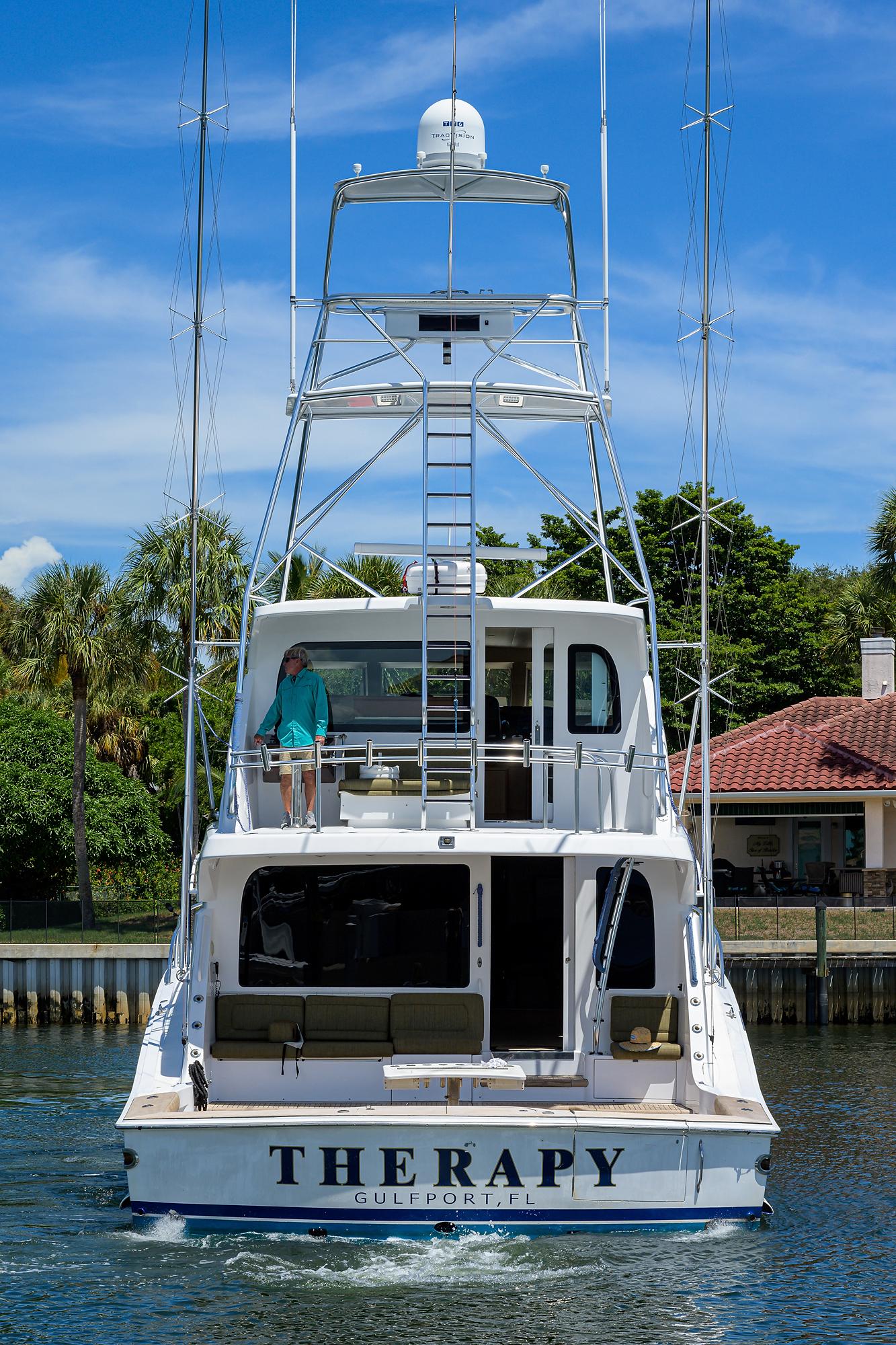 Hatteras 68 THERAPY - Aft Profile