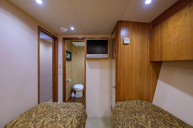 Hatteras 68 THERAPY - Starboard Guest Stateroom Entrance & Head