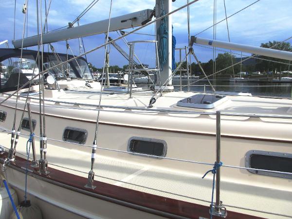42' Island Packet, Listing Number 100917616, - Photo No. 4
