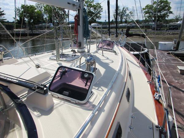42' Island Packet, Listing Number 100917616, - Photo No. 10