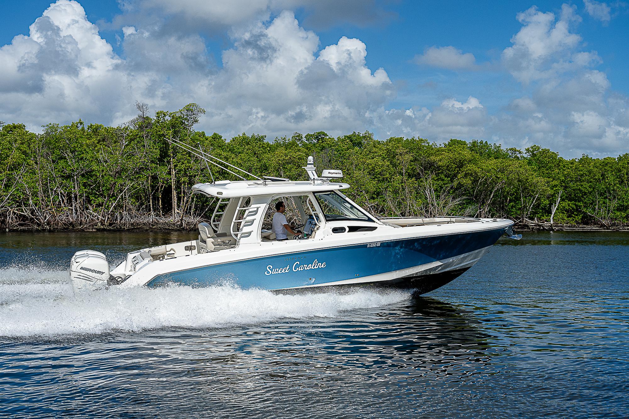 2019 Boston Whaler 350 realm