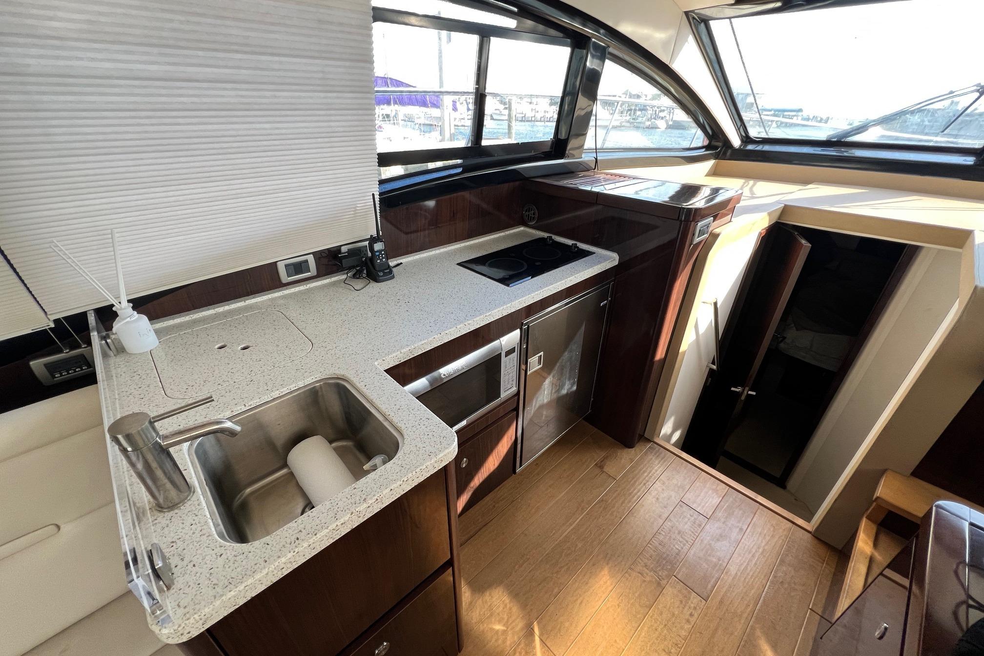 2017-sea-ray-sundancer-400-power-9791570-20250512214613637-1_XLARGE