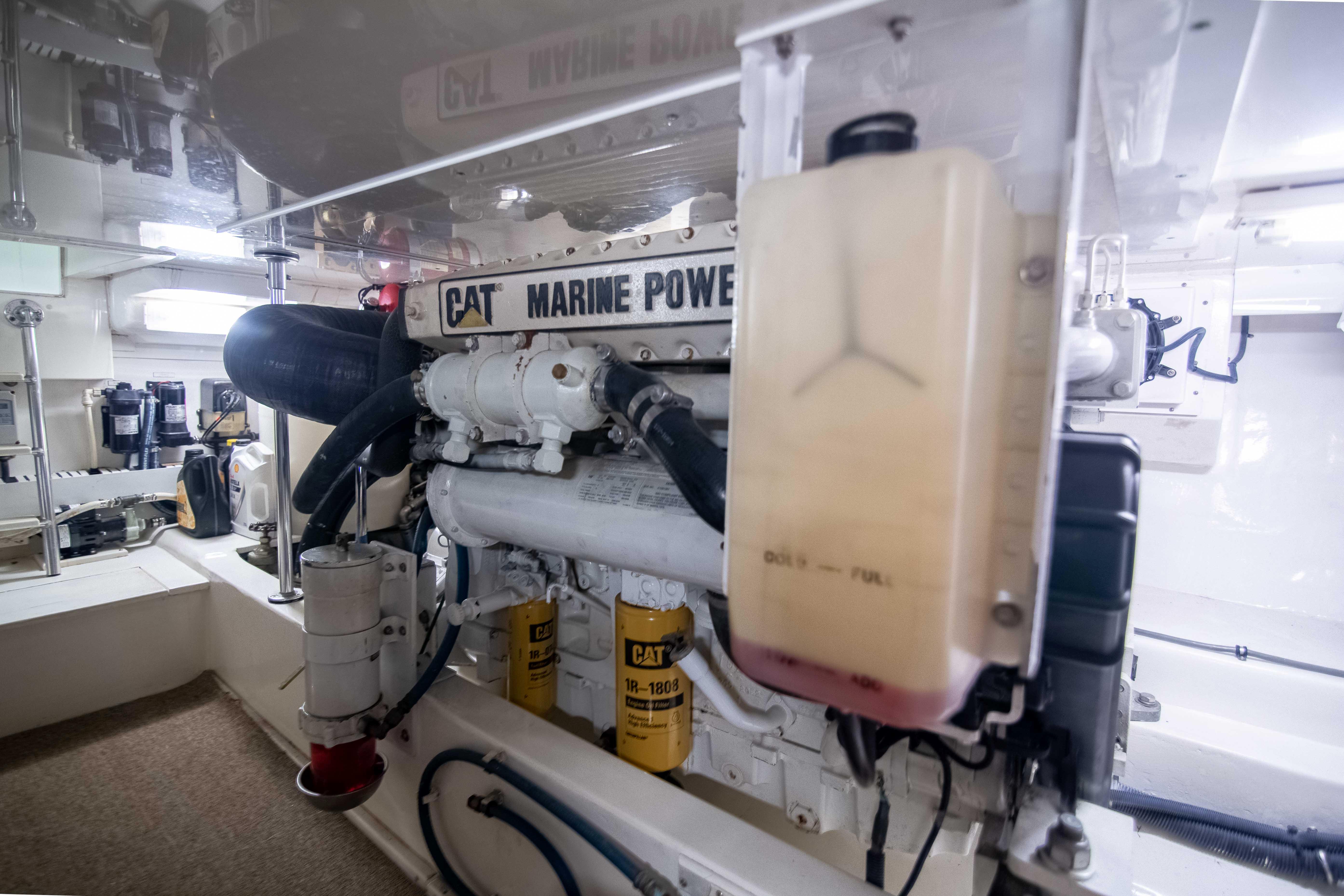 Egg Harbor 43 - The Breezy Girl - Engine Room