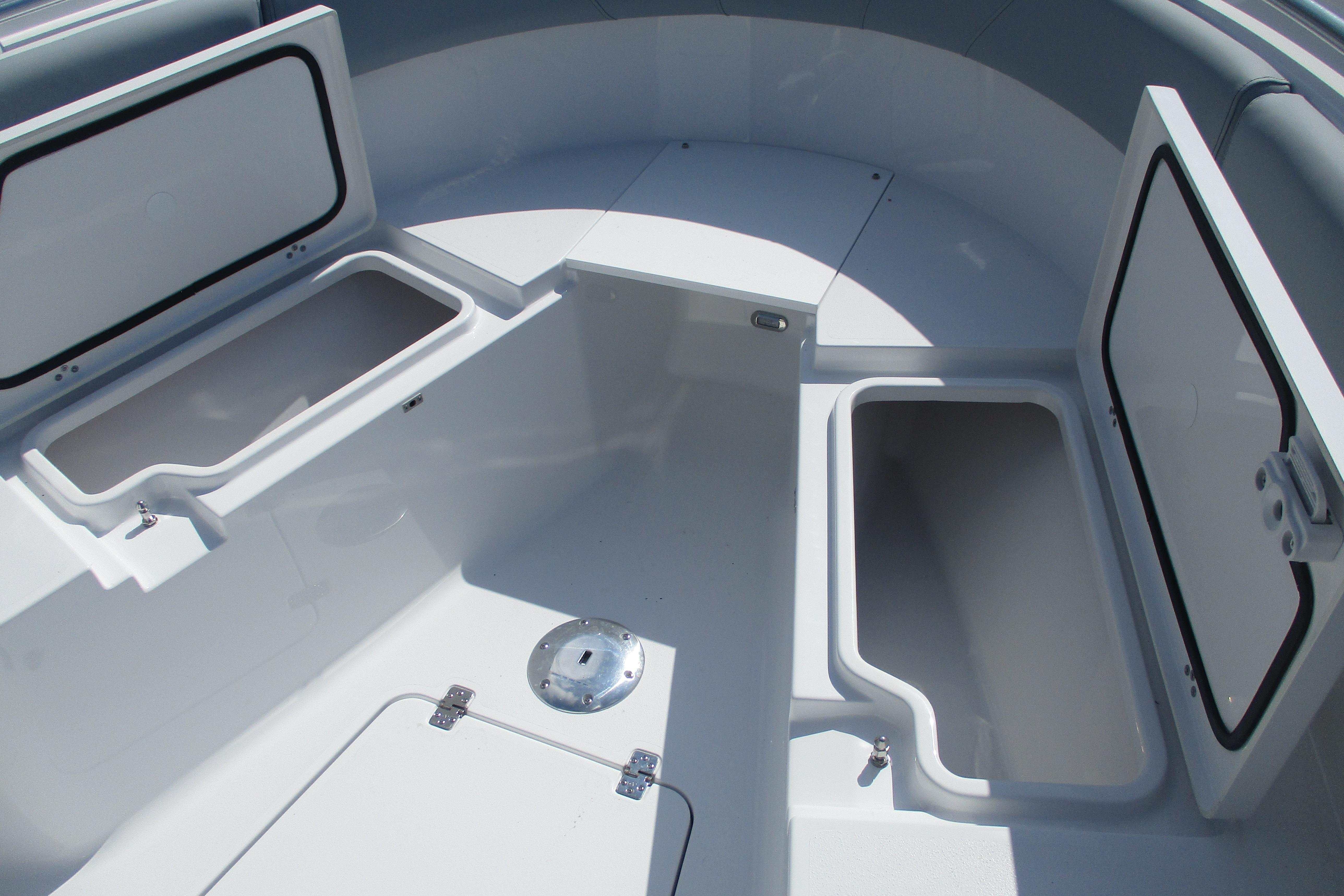 2026 Sportsman Open 252 Center Console-15