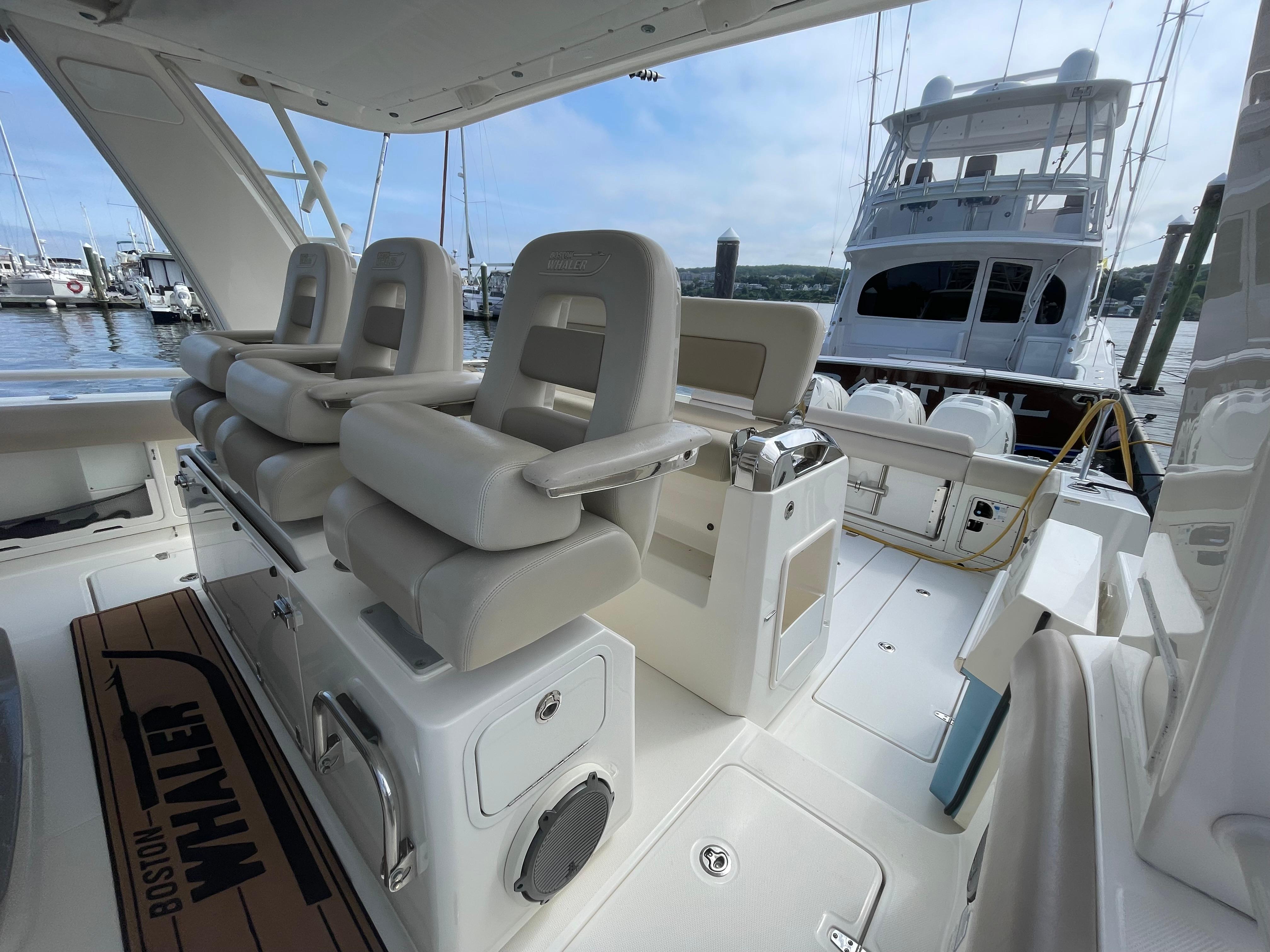 2017-boston-whaler-420-outrage-power-9771574-20250711103057947-1