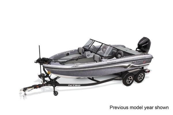 2022 Nitro boat for sale, model of the boat is ZV19 Sport & Image # 8 of 10